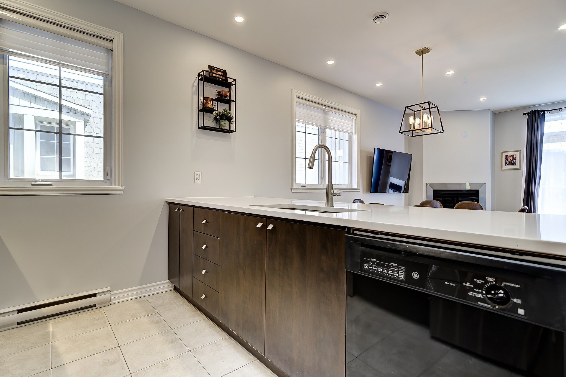 









14057


Boul. Cavendish

, 301,
Montréal (Saint-Laurent),




QC
H4R3J5

