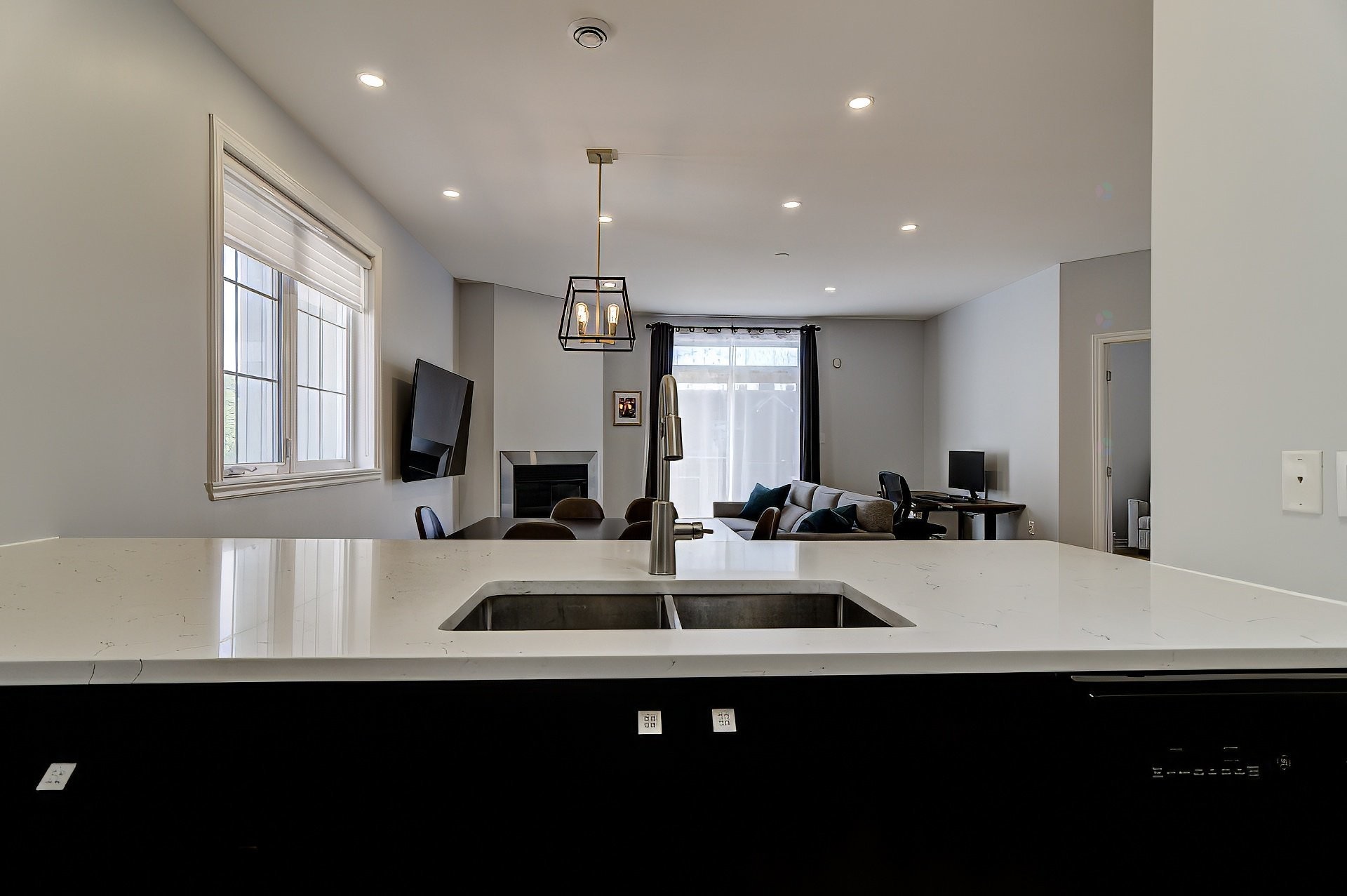 









14057


Boul. Cavendish

, 301,
Montréal (Saint-Laurent),




QC
H4R3J5

