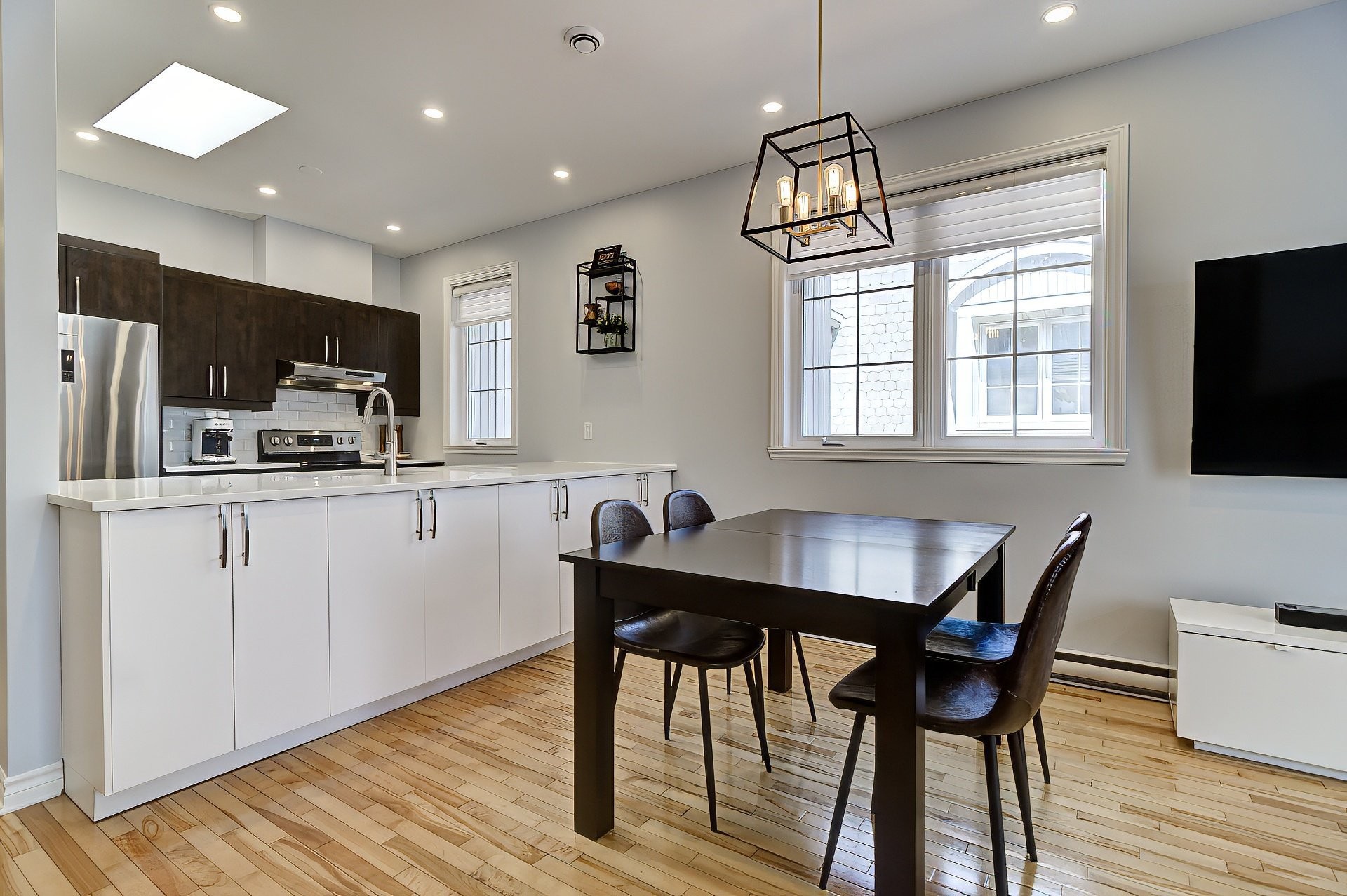 









14057


Boul. Cavendish

, 301,
Montréal (Saint-Laurent),




QC
H4R3J5


