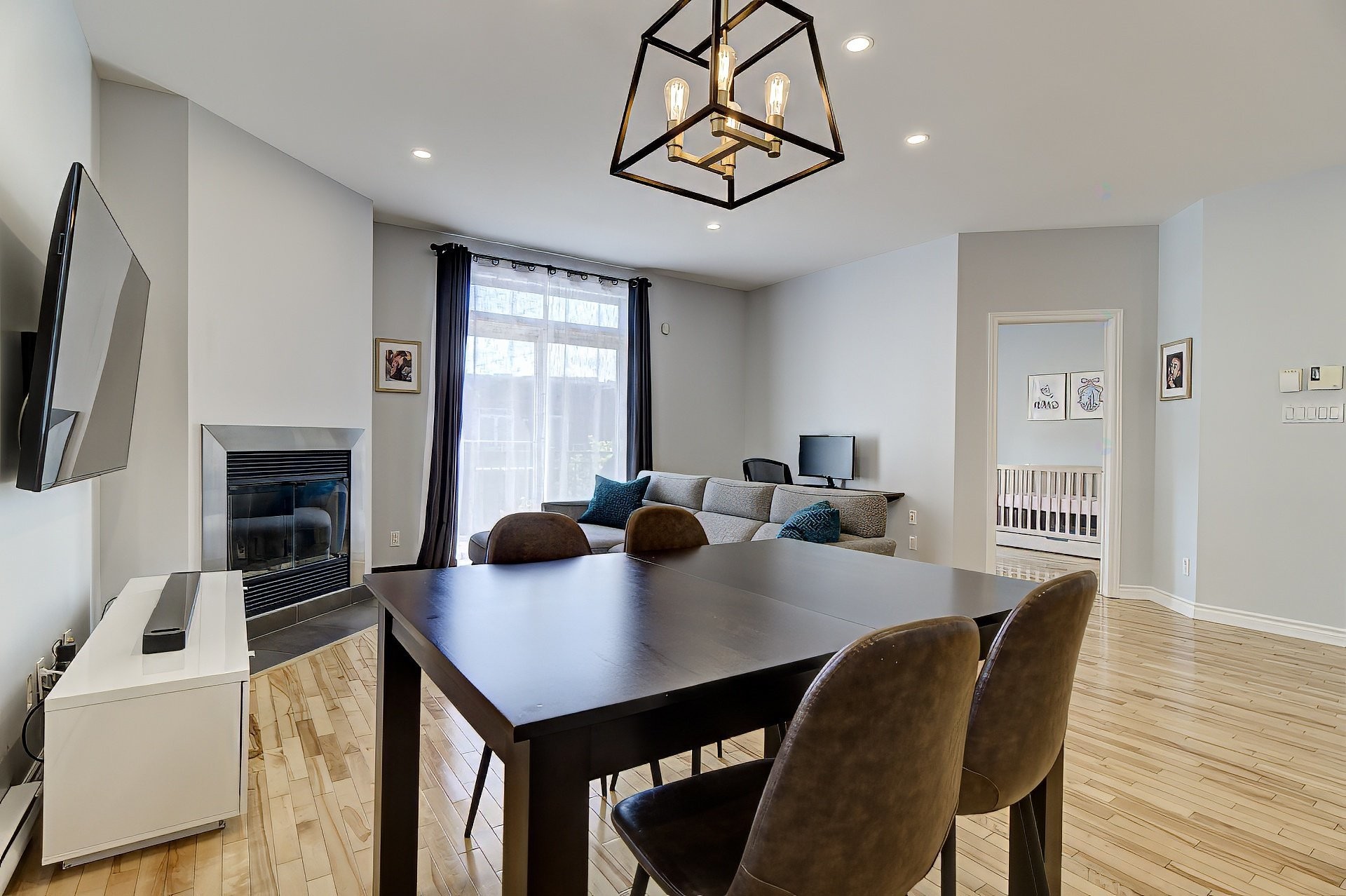 









14057


Boul. Cavendish

, 301,
Montréal (Saint-Laurent),




QC
H4R3J5

