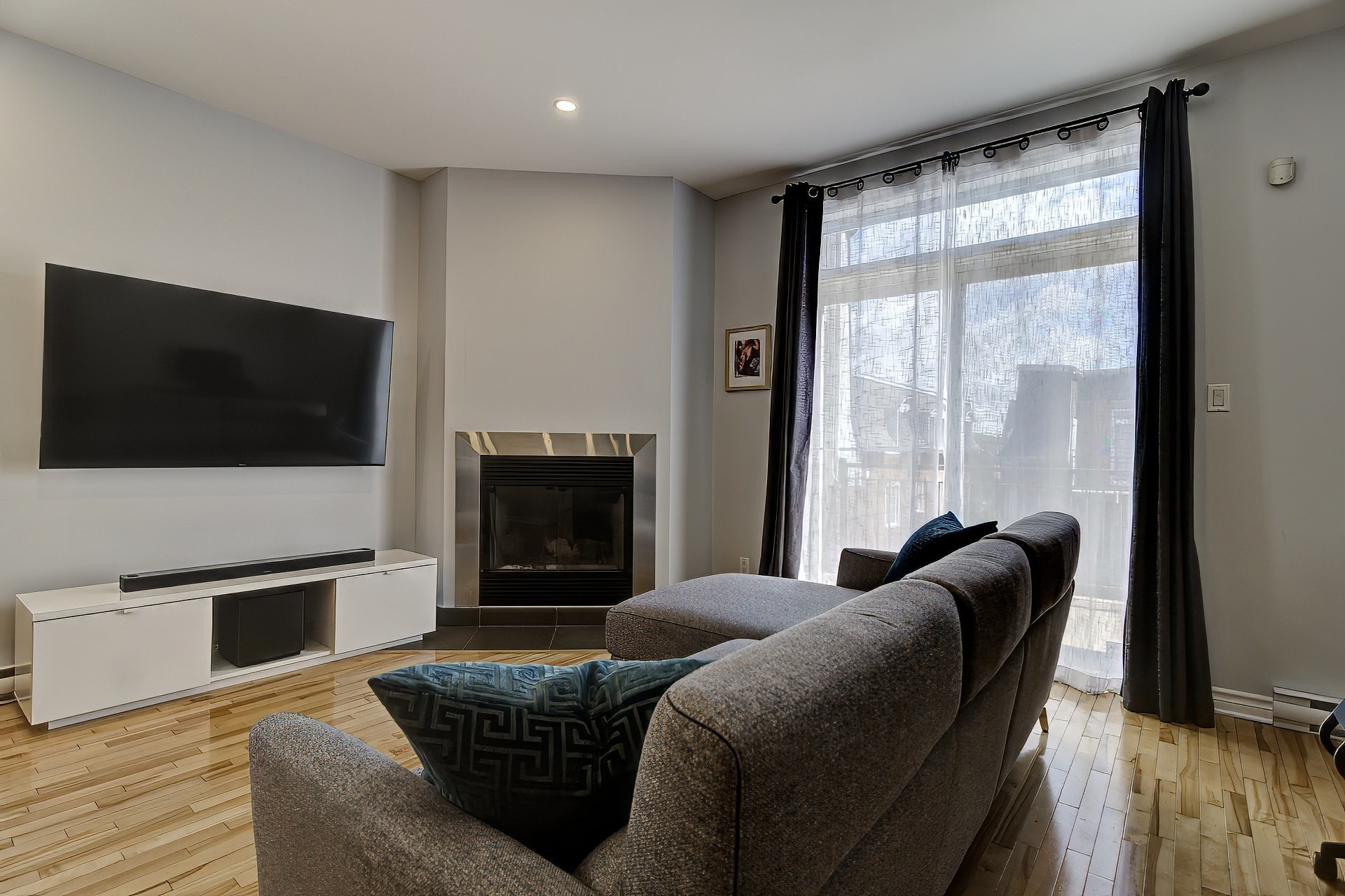 









14057


Boul. Cavendish

, 301,
Montréal (Saint-Laurent),




QC
H4R3J5

