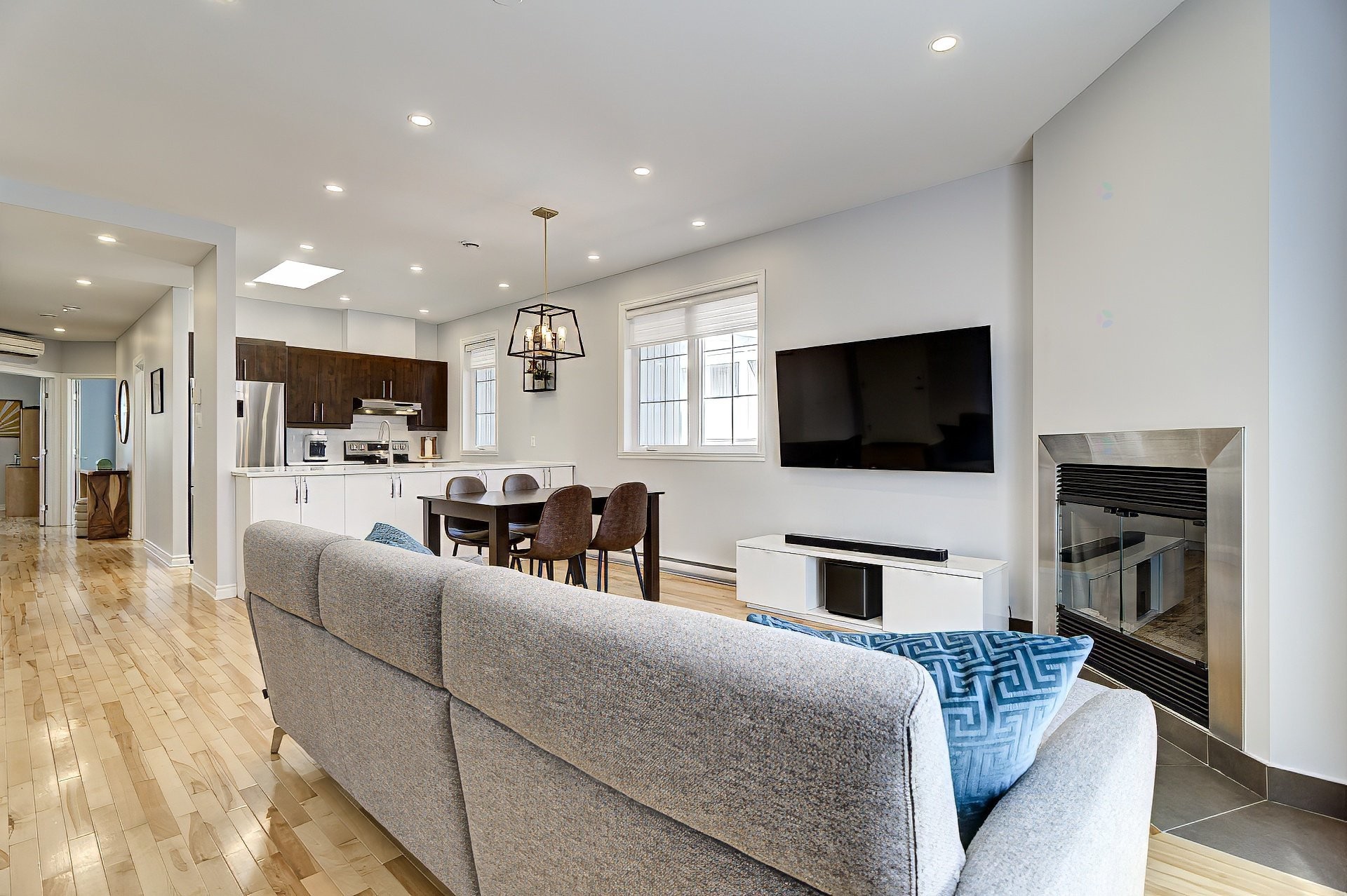 









14057


Boul. Cavendish

, 301,
Montréal (Saint-Laurent),




QC
H4R3J5

