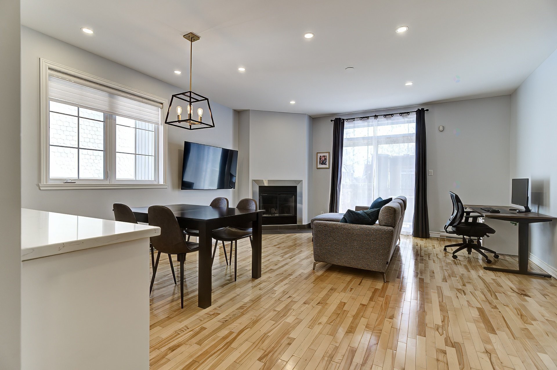 









14057


Boul. Cavendish

, 301,
Montréal (Saint-Laurent),




QC
H4R3J5

