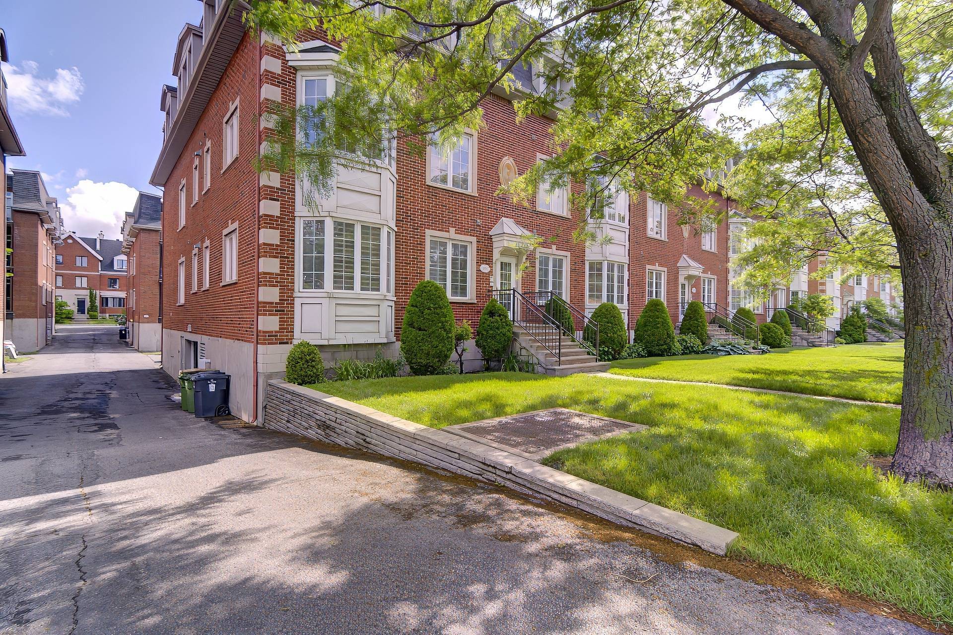 









14057


Boul. Cavendish

, 301,
Montréal (Saint-Laurent),




QC
H4R3J5

