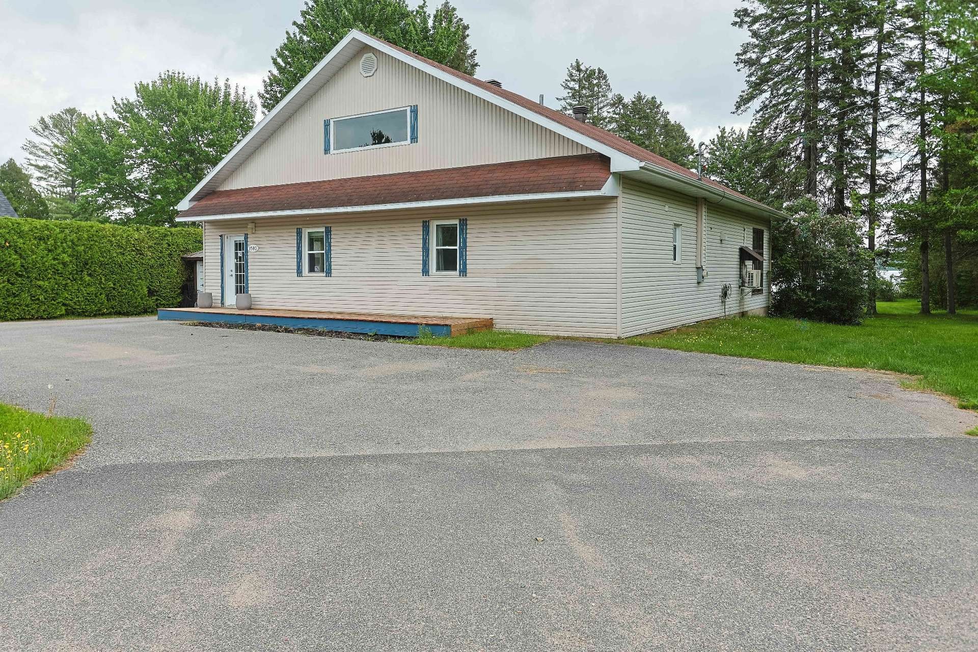 









1580


Ch. de la Vigilance

,
Shawinigan,




QC
G0X1L0

