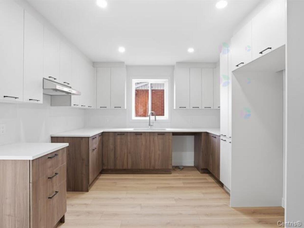 









1874


Rue Nielsen

,
Longueuil (Saint-Hubert),




QC
J4T1P2

