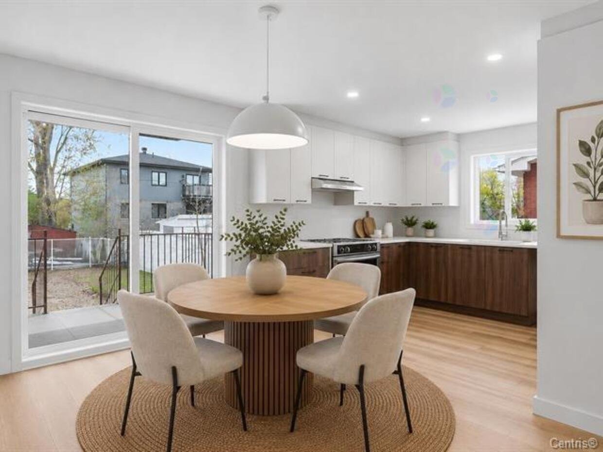 









1874


Rue Nielsen

,
Longueuil (Saint-Hubert),




QC
J4T1P2

