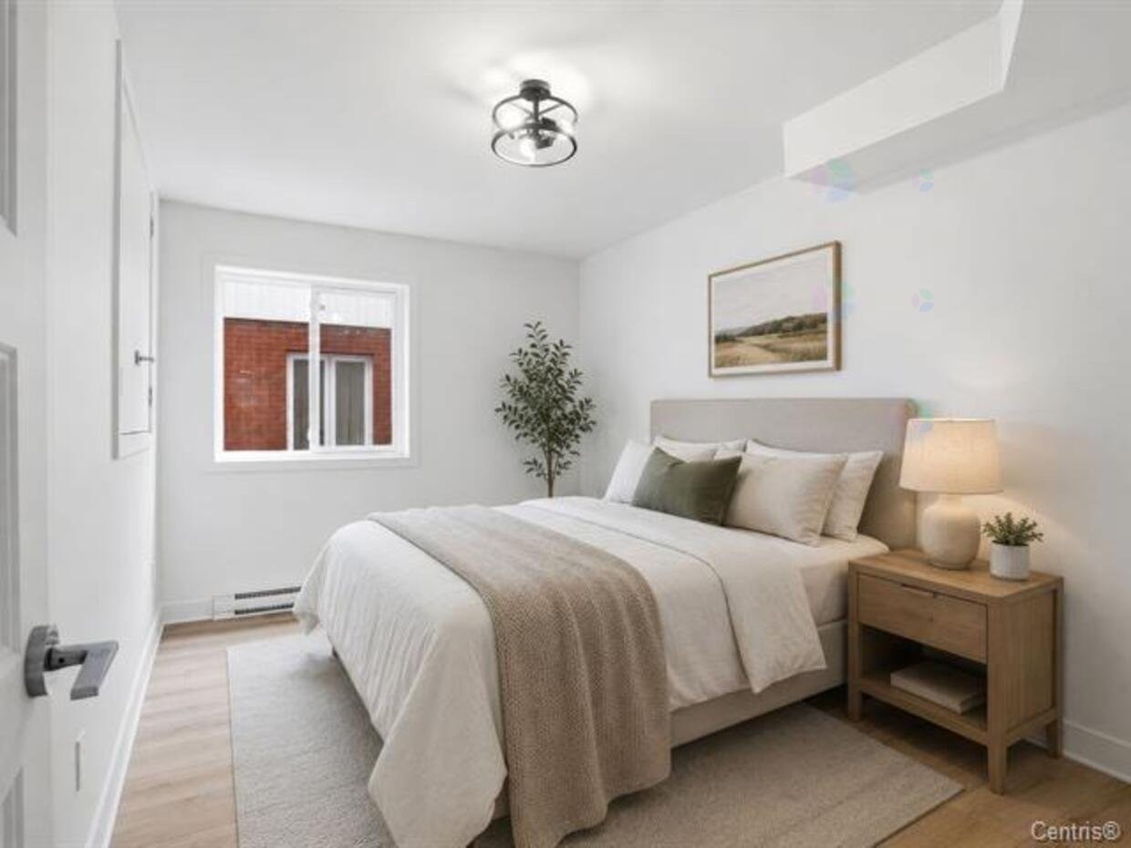 









1874


Rue Nielsen

,
Longueuil (Saint-Hubert),




QC
J4T1P2

