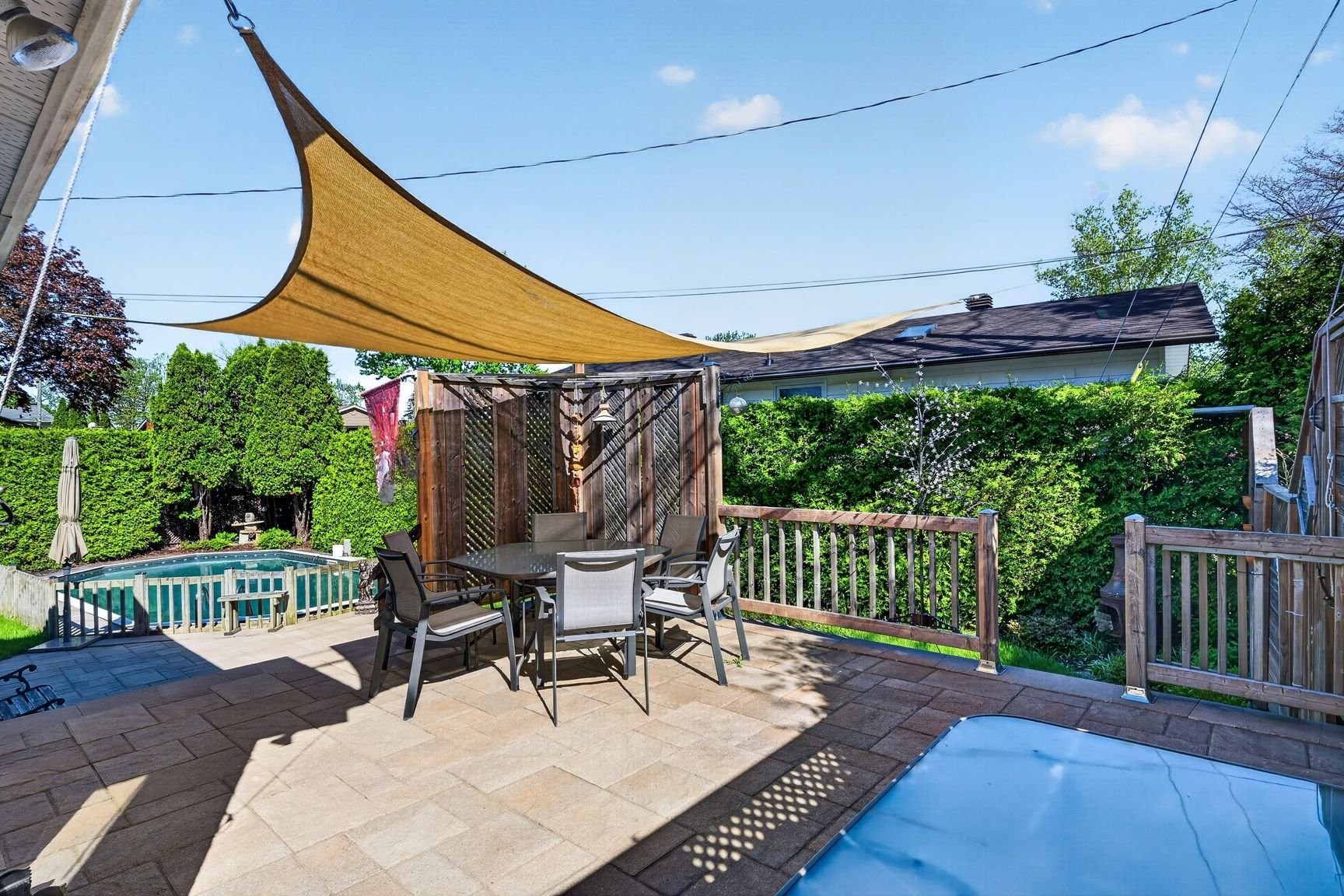 









4264


Rue Ferncrest

,
Montréal (Pierrefonds-Roxboro),




QC
H9H2A1


