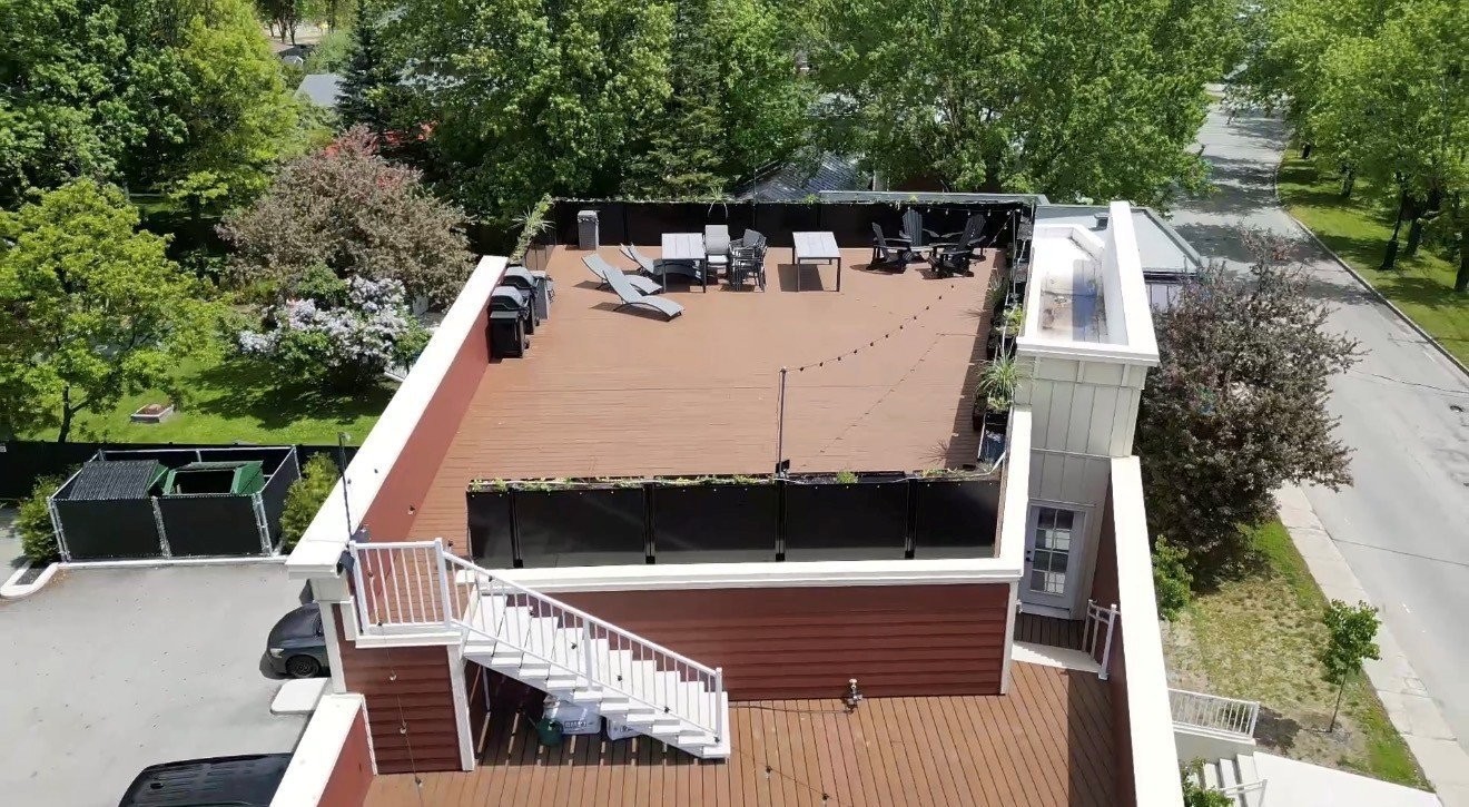 









1360


Rue Principale

, 102,
Saint-Roch-de-l'Achigan,




QC
J0K3H0

