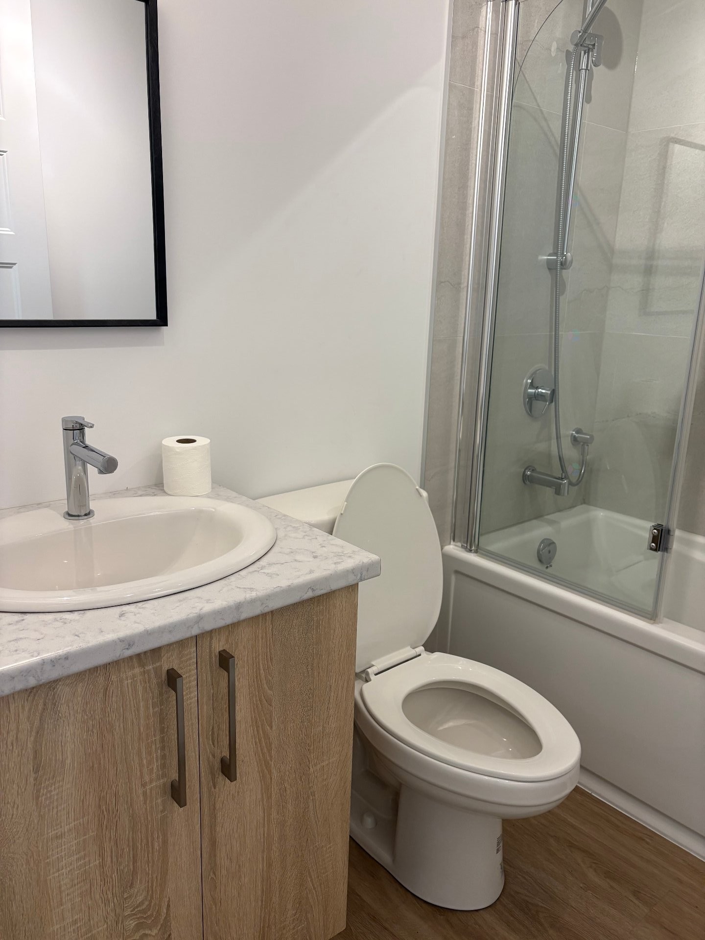 









1360


Rue Principale

, 102,
Saint-Roch-de-l'Achigan,




QC
J0K3H0

