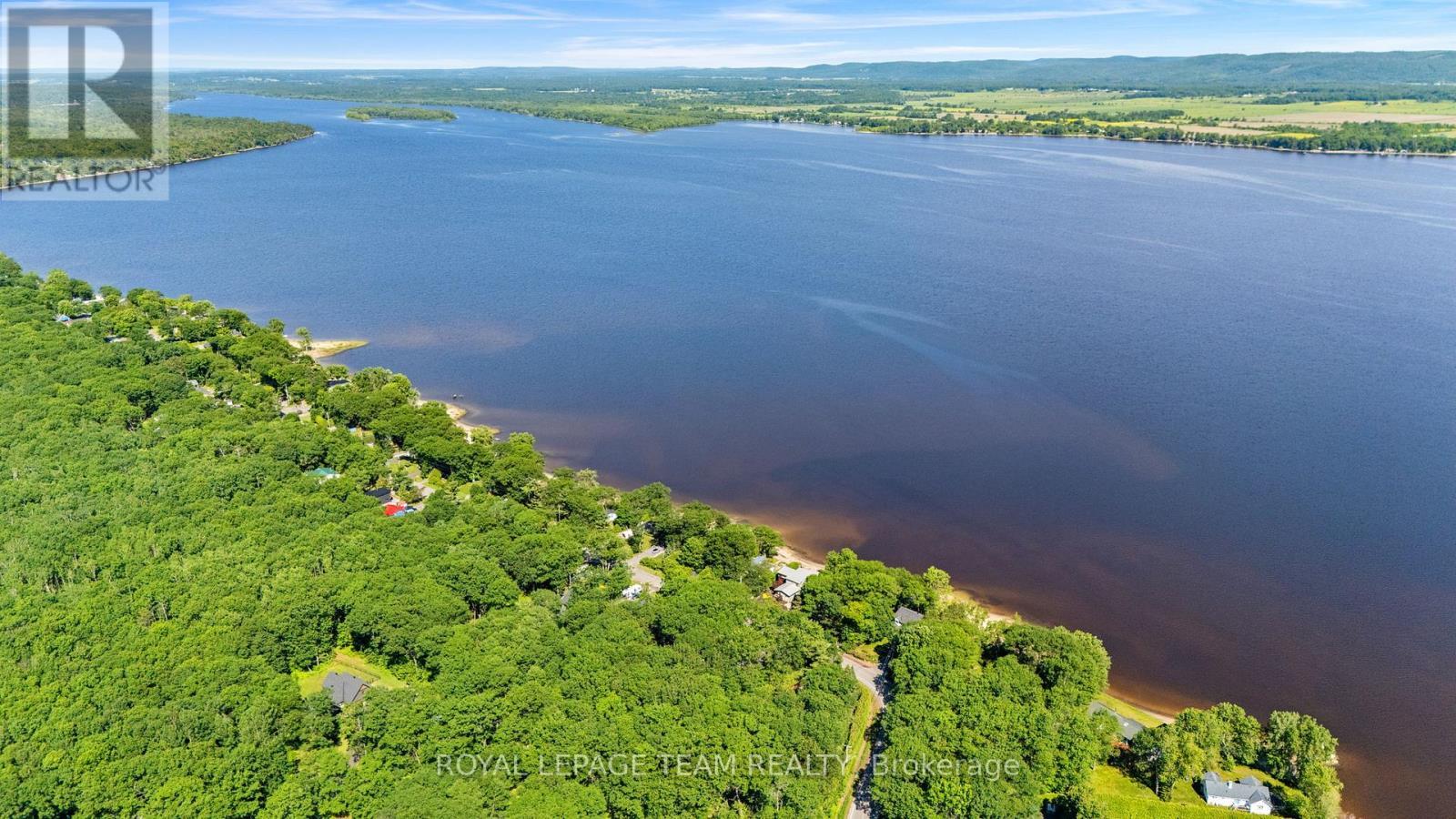 












675 BAYVIEW DRIVE

,
Ottawa,







Ontario
K0A3M0


