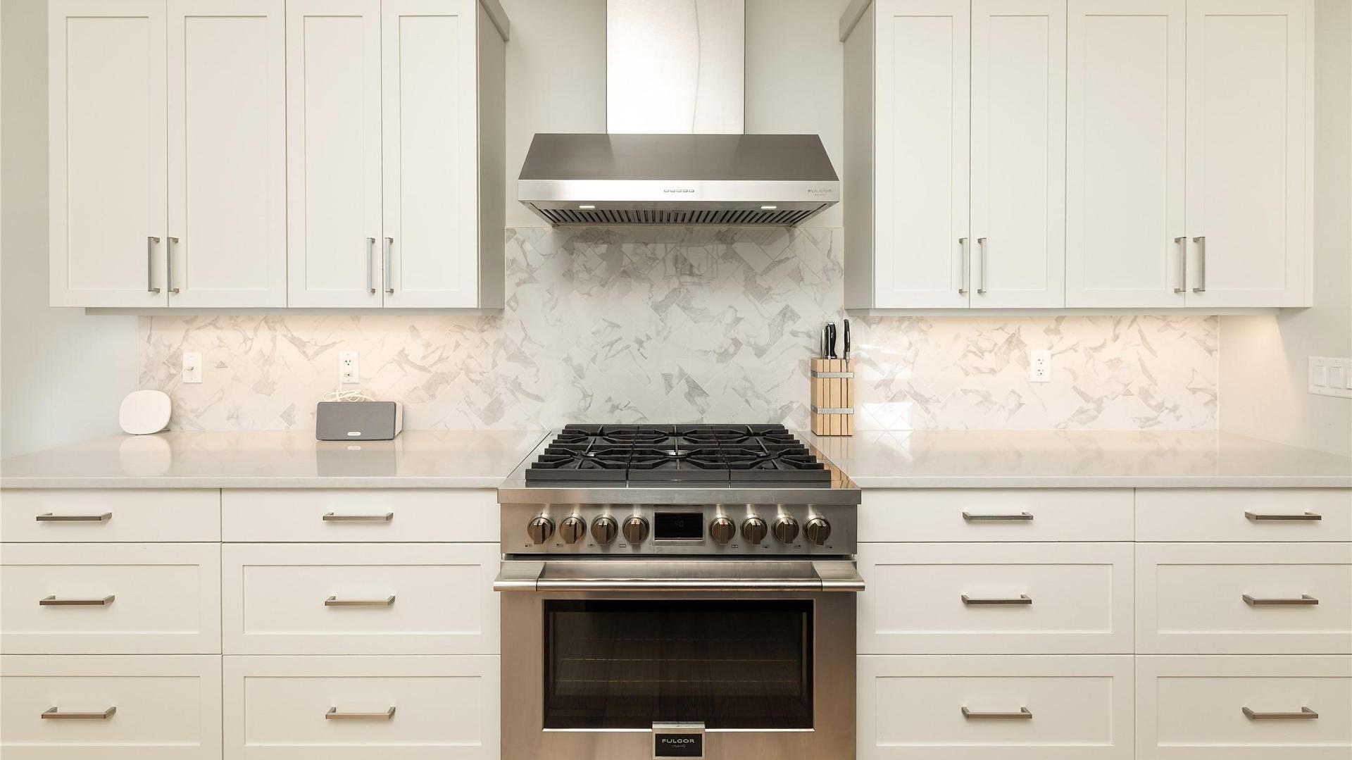 









3323


Water Birch

Circle,
Kelowna,




BC
V1V 3G1

