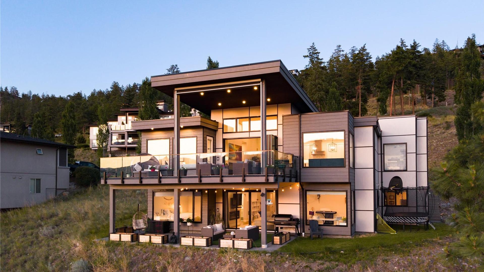 









3323


Water Birch

Circle,
Kelowna,




BC
V1V 3G1

