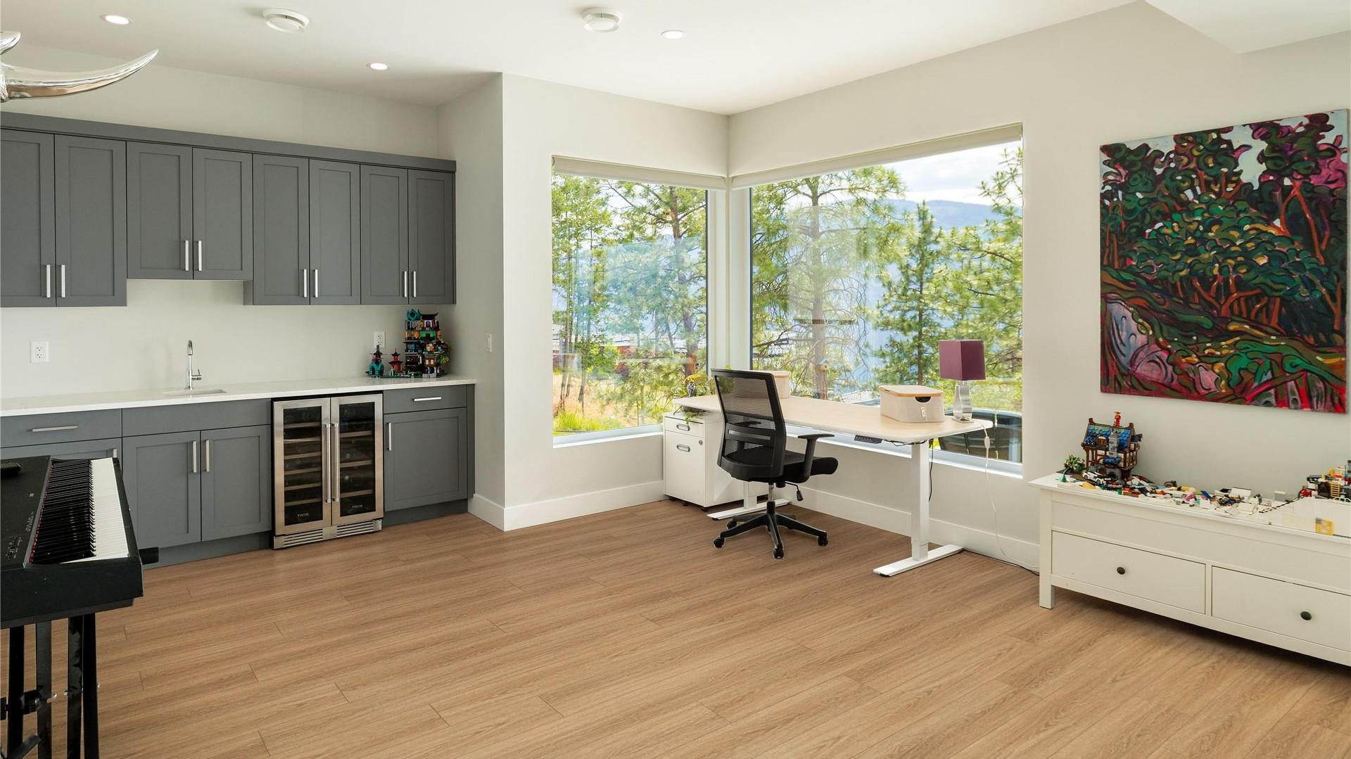 









3323


Water Birch

Circle,
Kelowna,




BC
V1V 3G1


