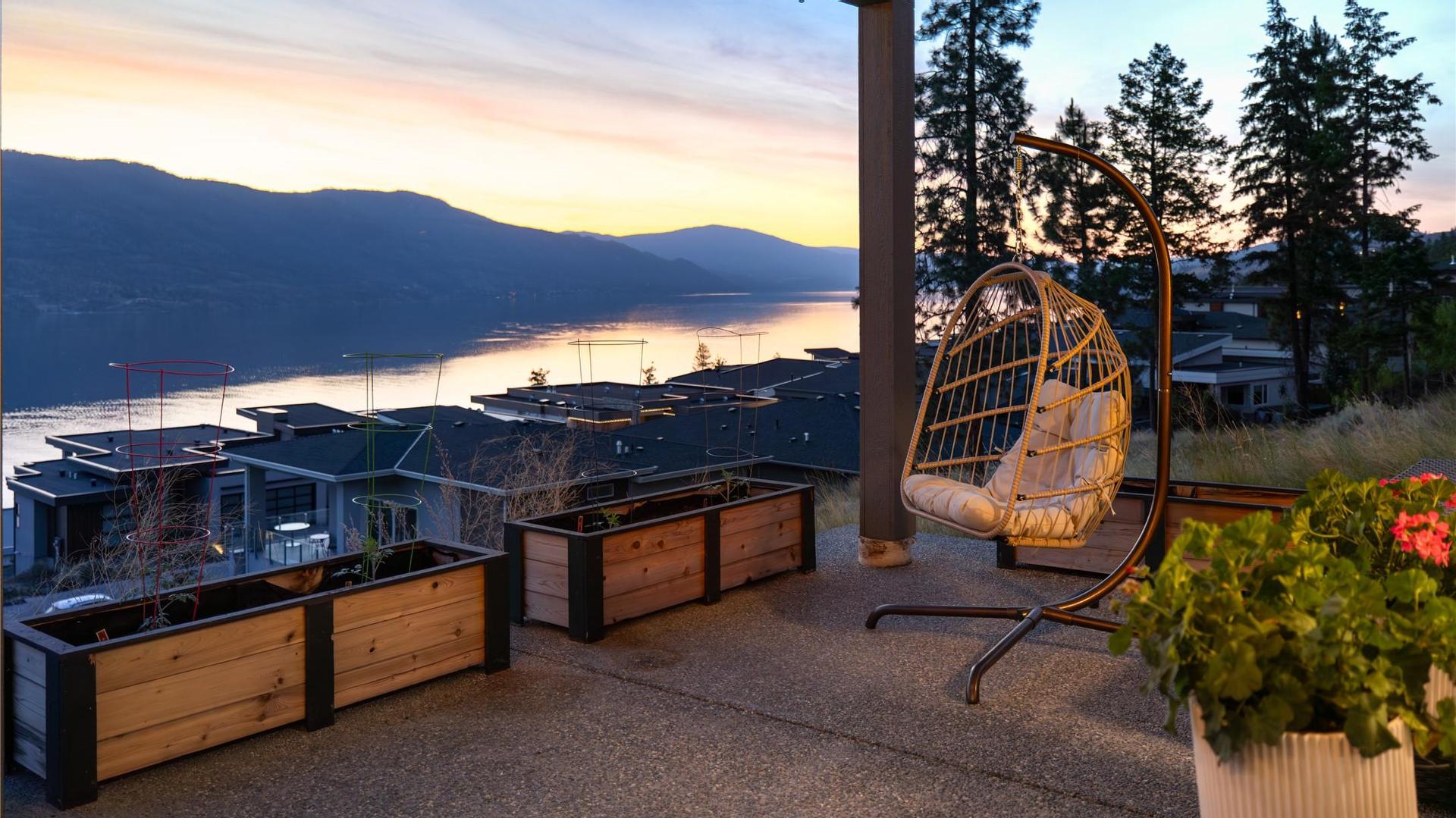 









3323


Water Birch

Circle,
Kelowna,




BC
V1V 3G1

