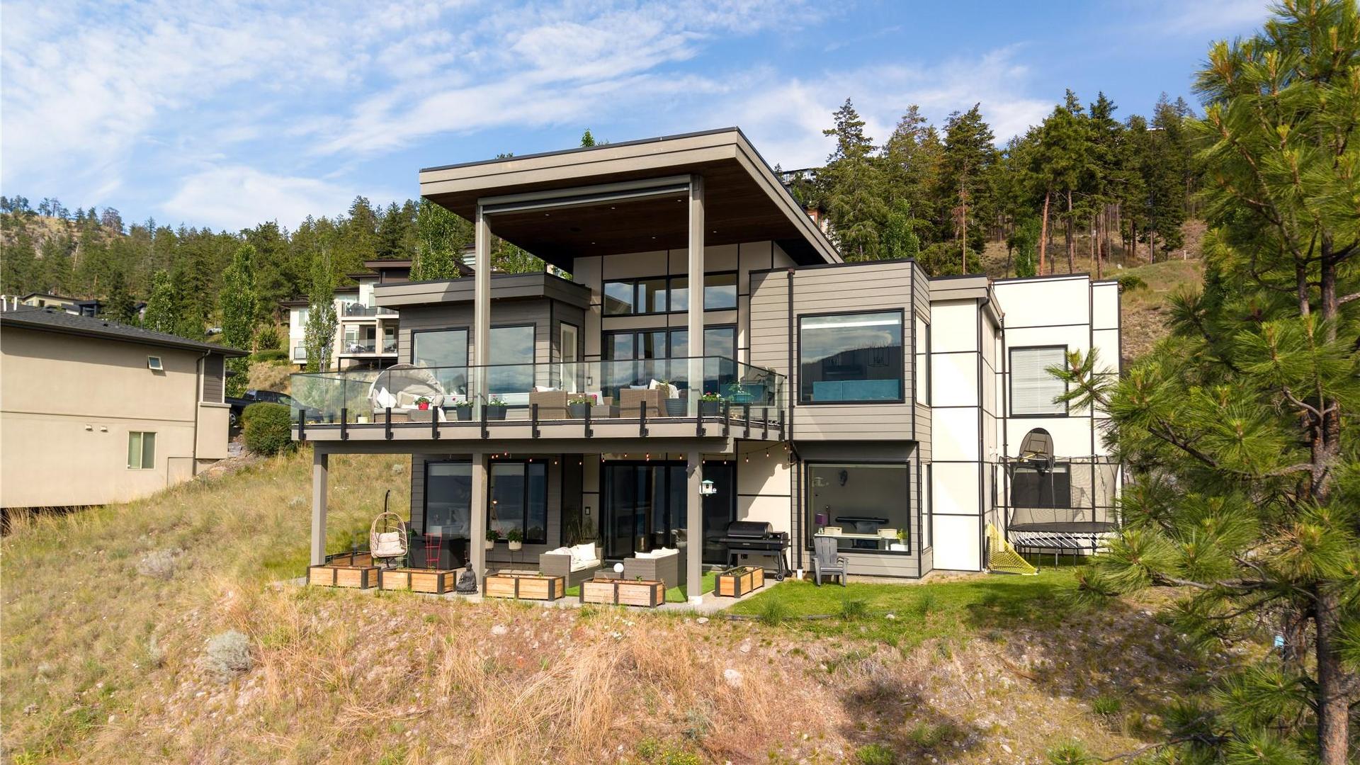 









3323


Water Birch

Circle,
Kelowna,




BC
V1V 3G1


