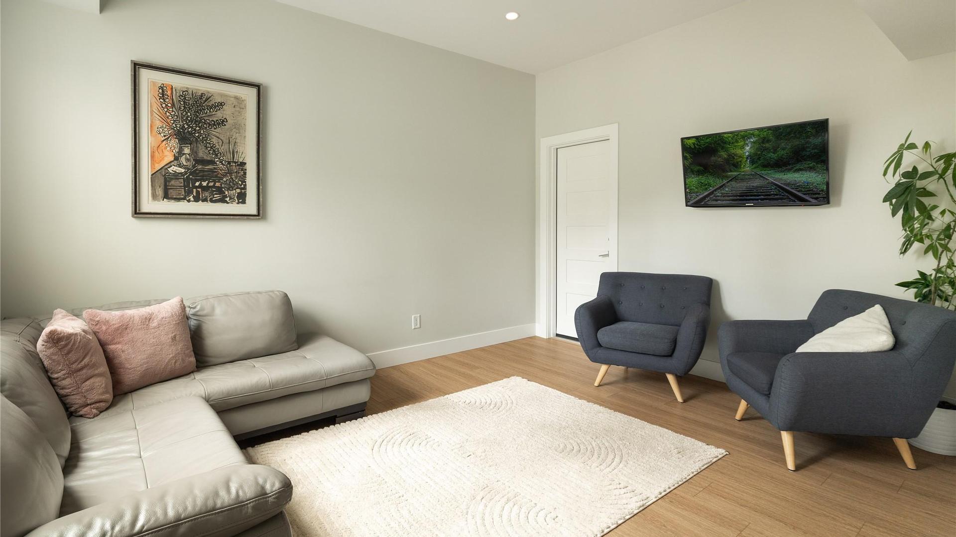 









3323


Water Birch

Circle,
Kelowna,




BC
V1V 3G1

