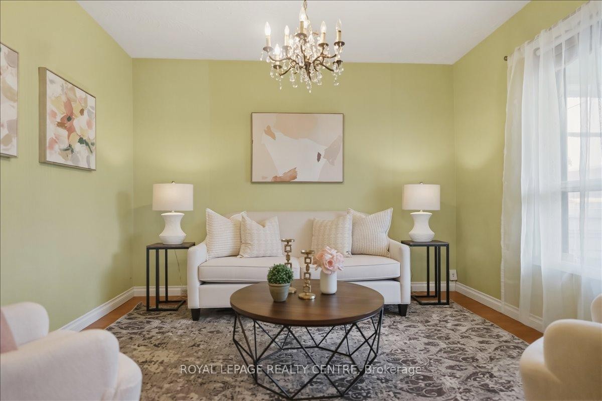 









115


Priscilla

Avenue,
Toronto,




ON
M6S 3W4

