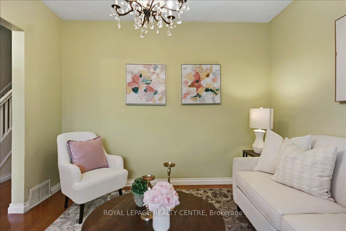 









115


Priscilla

Avenue,
Toronto,




ON
M6S 3W4

