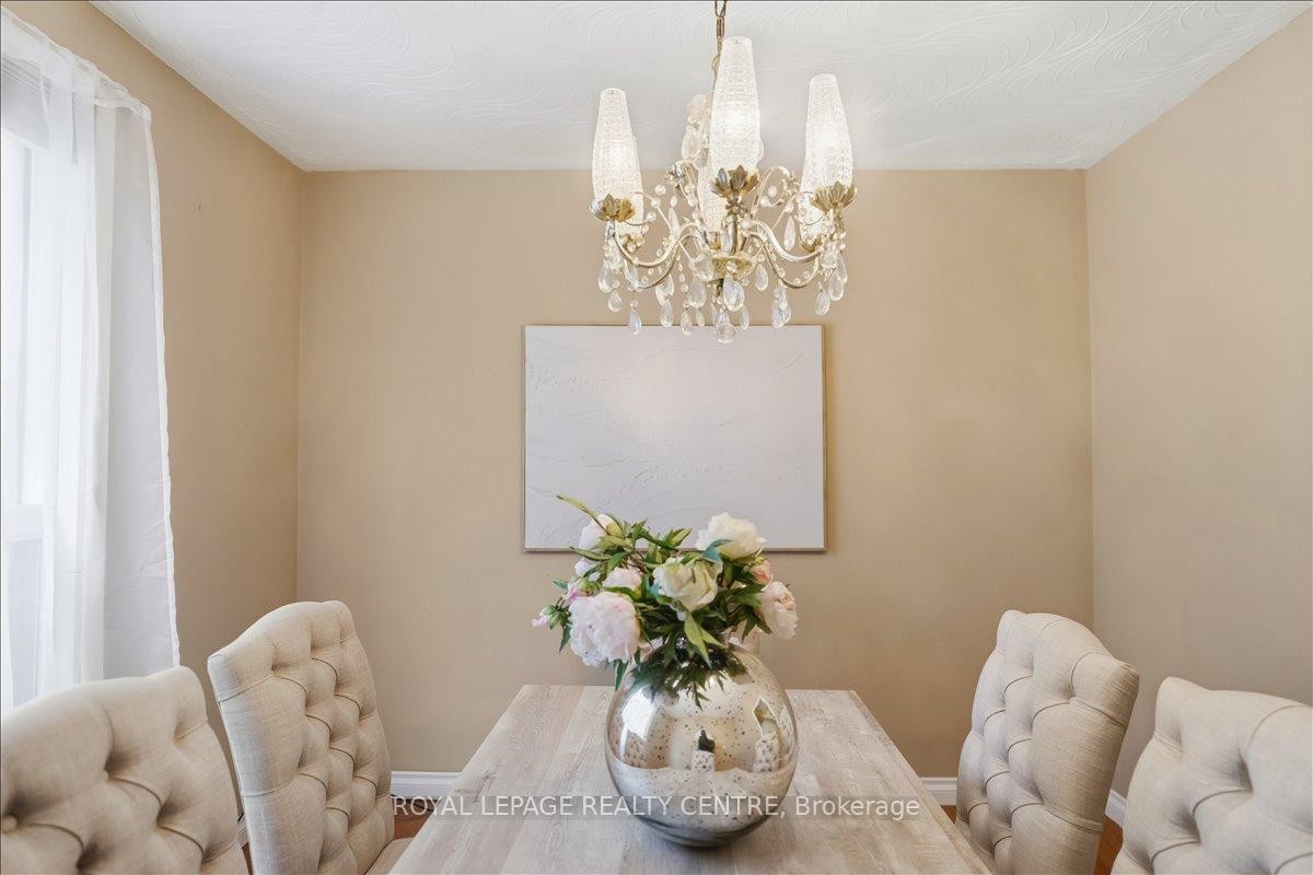 









115


Priscilla

Avenue,
Toronto,




ON
M6S 3W4

