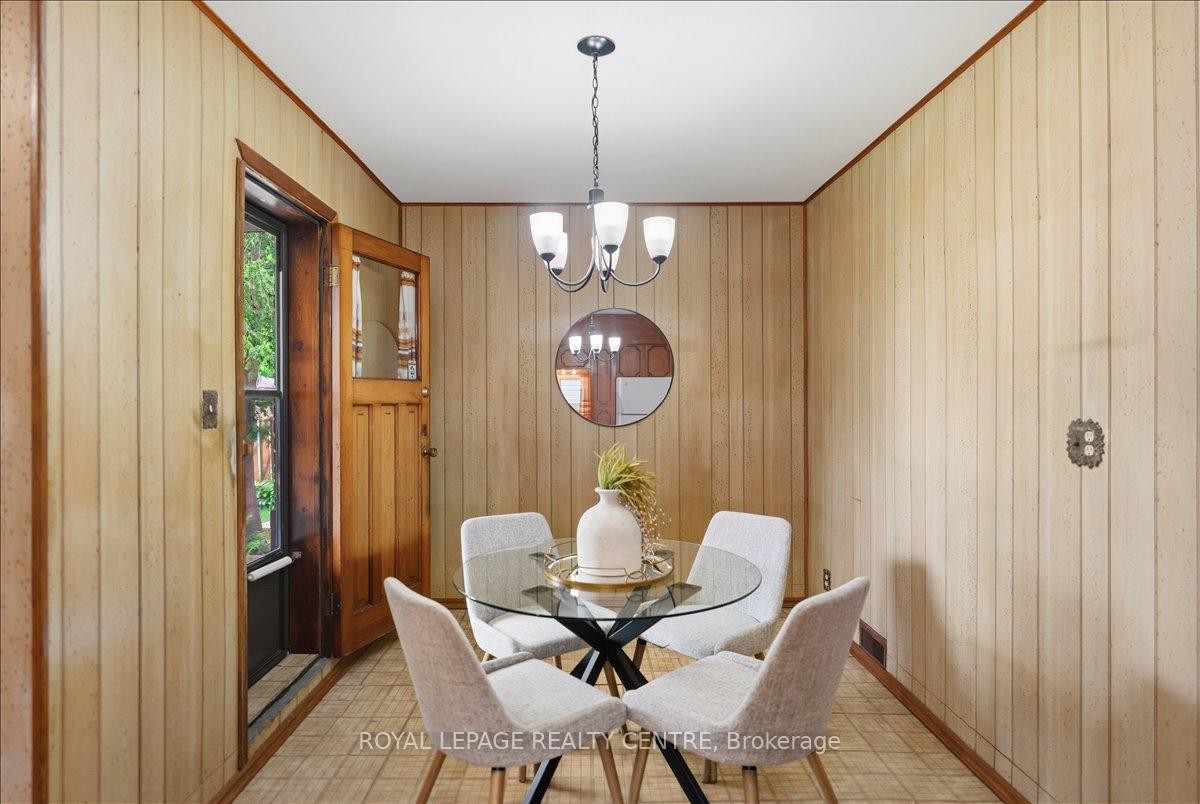 









115


Priscilla

Avenue,
Toronto,




ON
M6S 3W4

