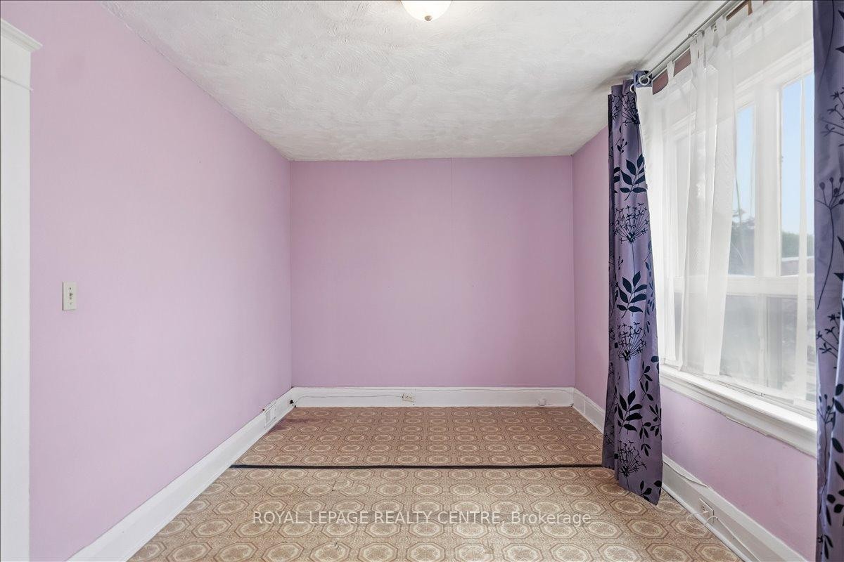 









115


Priscilla

Avenue,
Toronto,




ON
M6S 3W4


