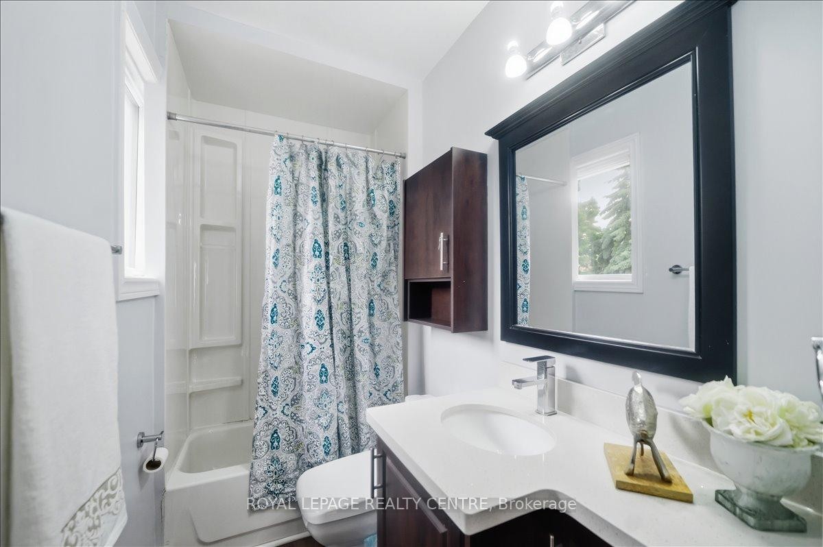 









115


Priscilla

Avenue,
Toronto,




ON
M6S 3W4

