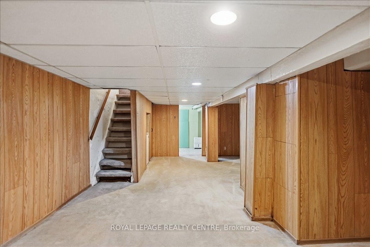 









115


Priscilla

Avenue,
Toronto,




ON
M6S 3W4

