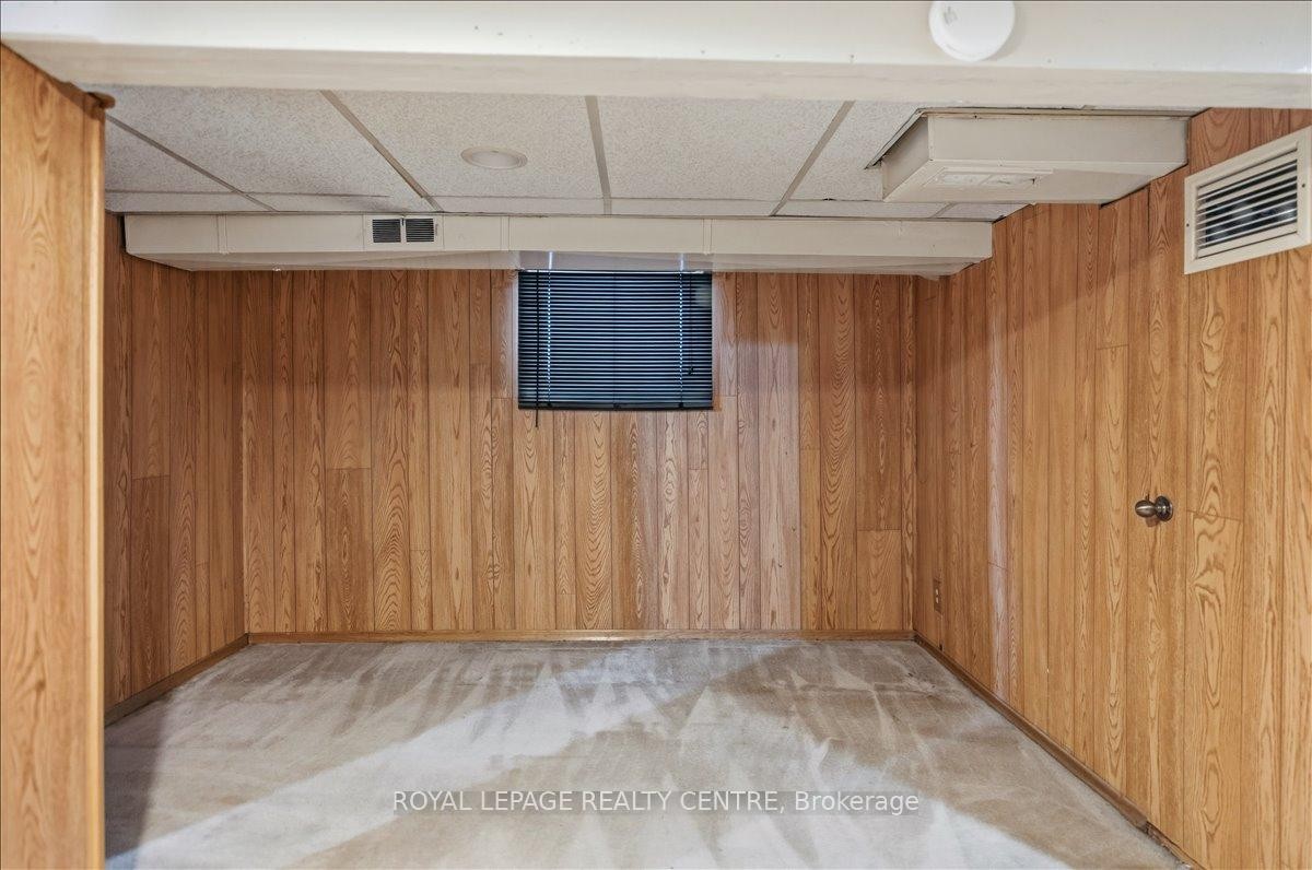 









115


Priscilla

Avenue,
Toronto,




ON
M6S 3W4


