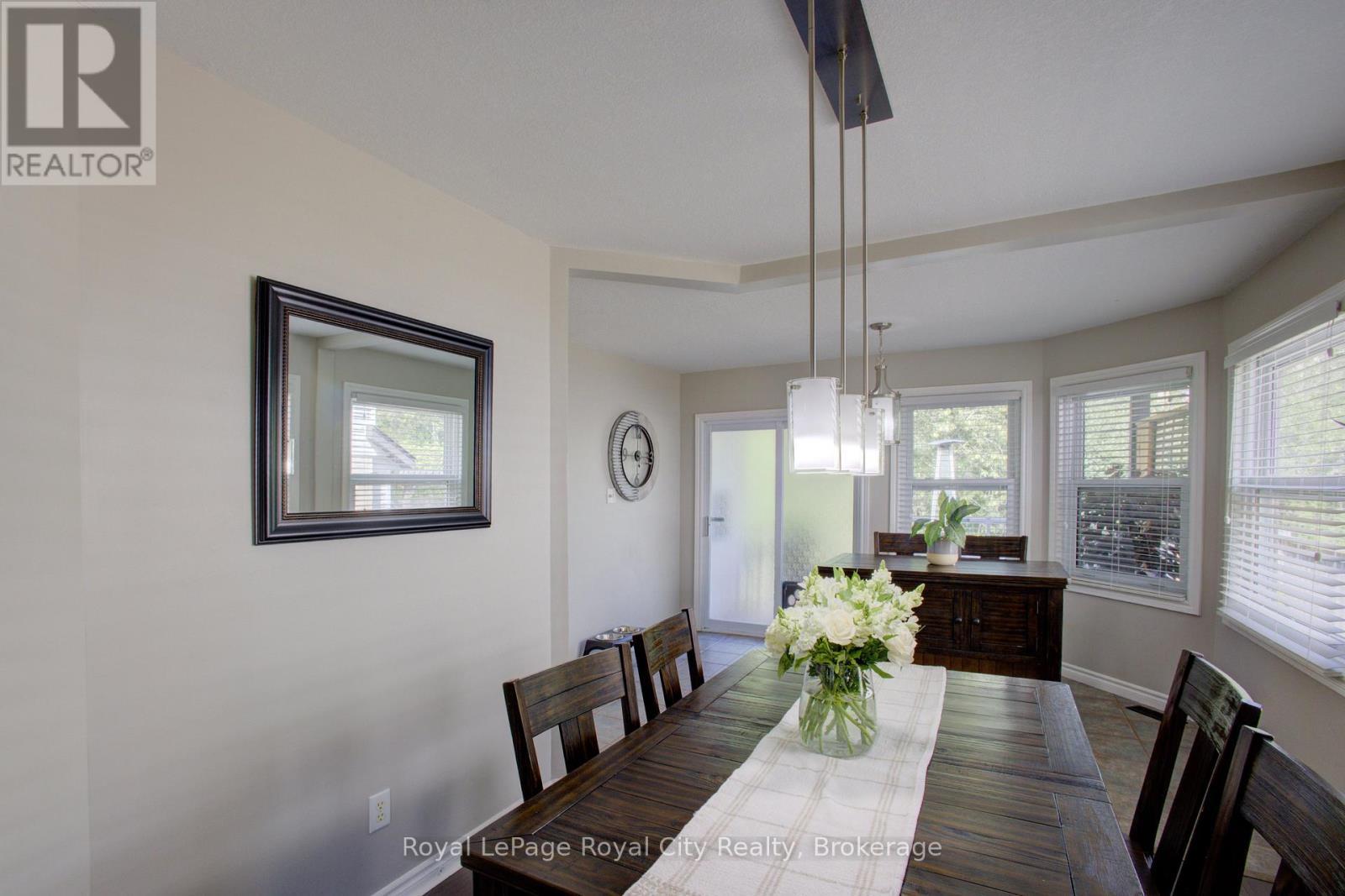 












830 SCOTLAND STREET

,
Centre Wellington (Fergus),




Ontario
N1M3R9

