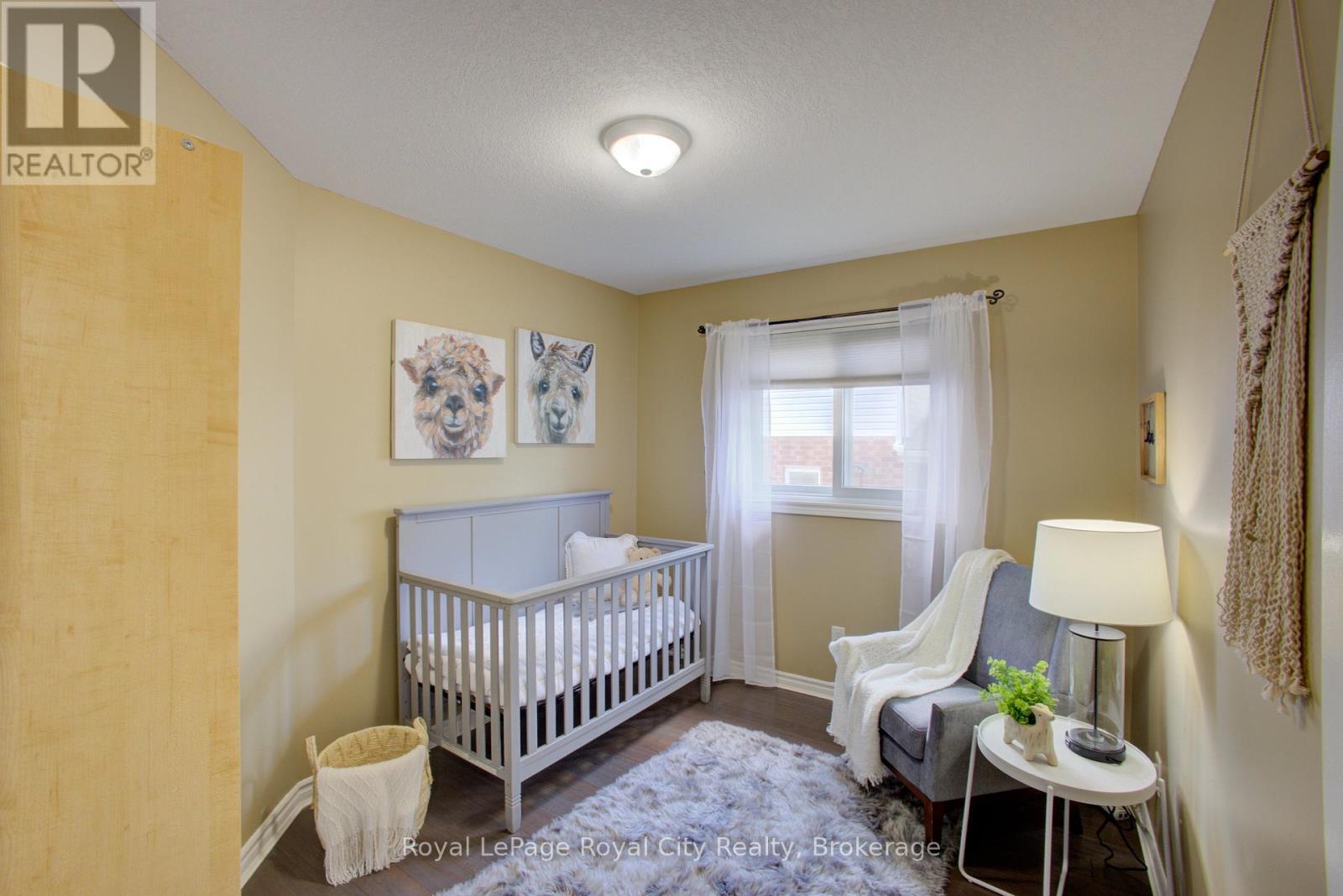 












830 SCOTLAND STREET

,
Centre Wellington (Fergus),




Ontario
N1M3R9

