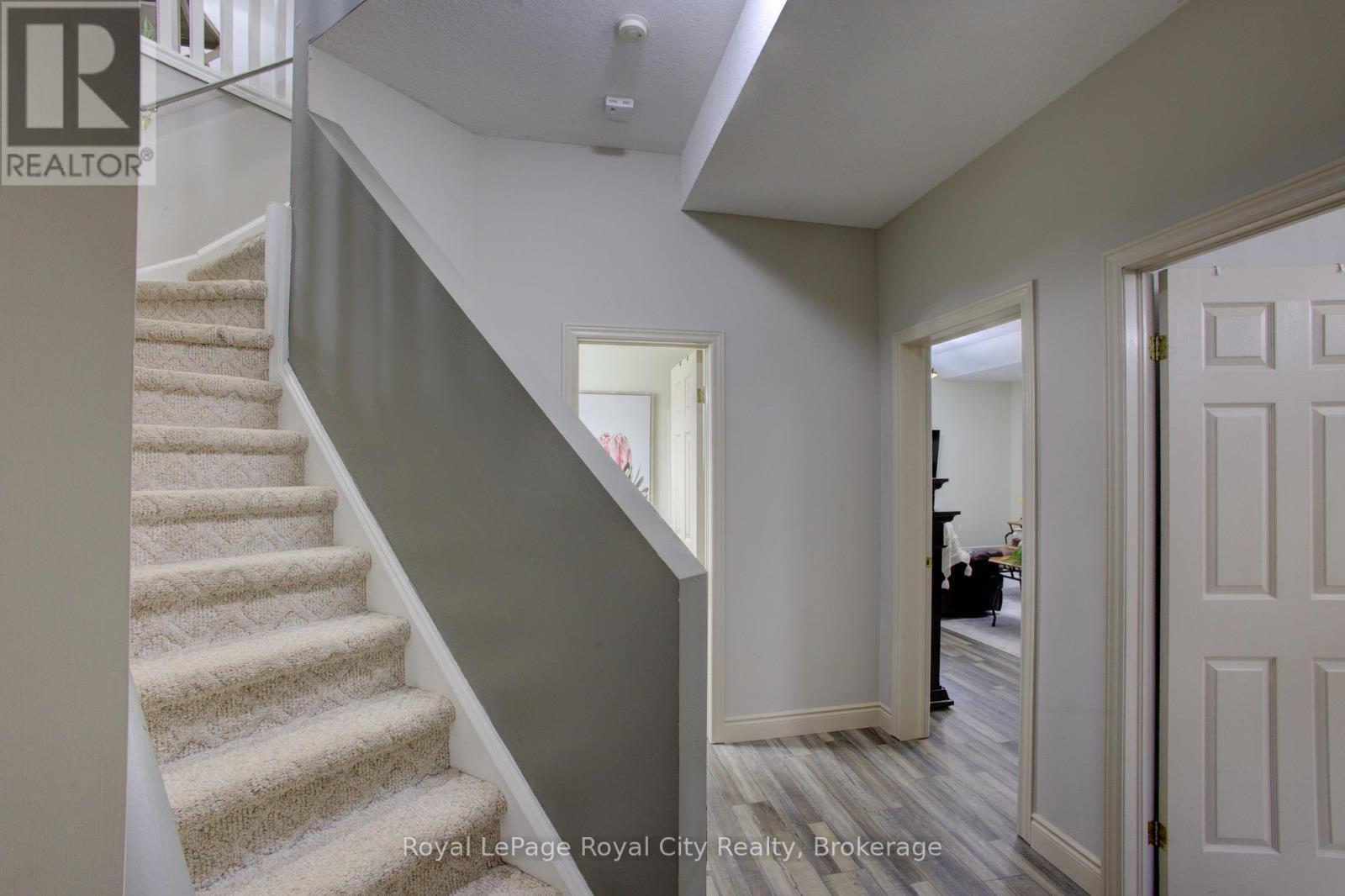 












830 SCOTLAND STREET

,
Centre Wellington (Fergus),




Ontario
N1M3R9

