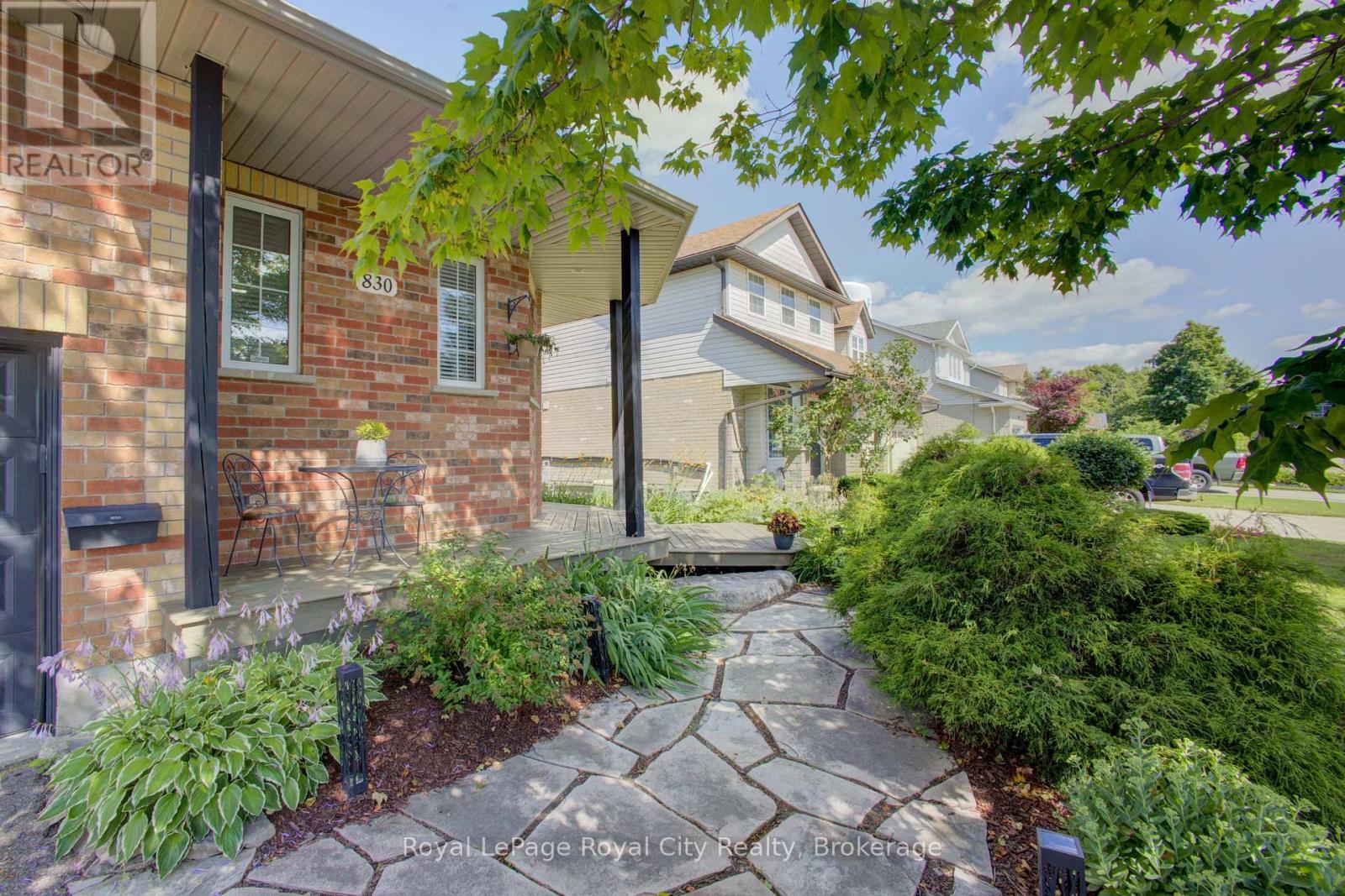 












830 SCOTLAND STREET

,
Centre Wellington (Fergus),




Ontario
N1M3R9

