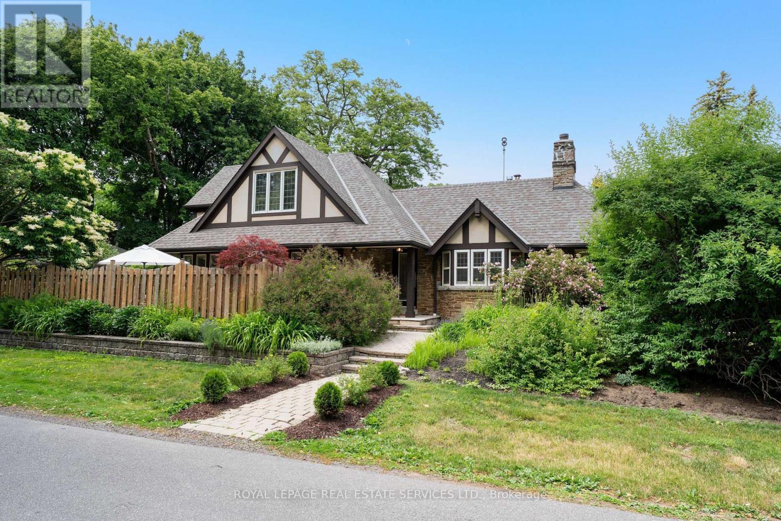 












50 BRENTWOOD ROAD S

,
Toronto,




Ontario
M8Z3N2

