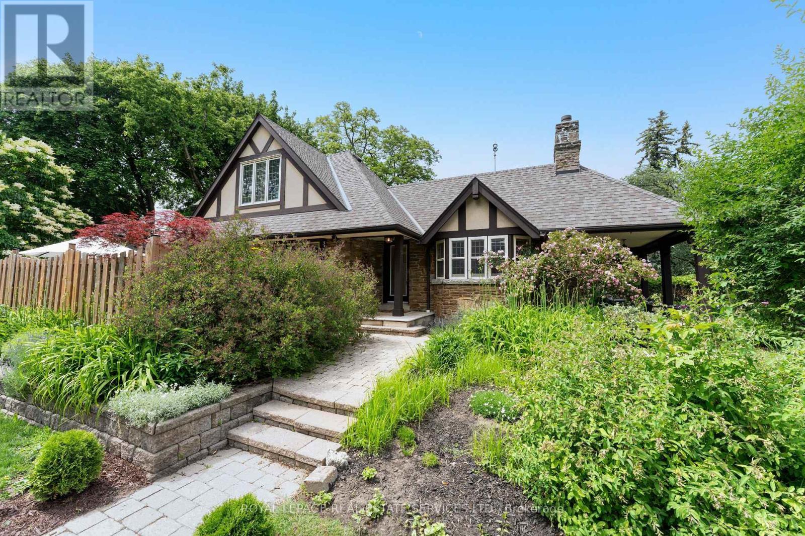 












50 BRENTWOOD ROAD S

,
Toronto,




Ontario
M8Z3N2

