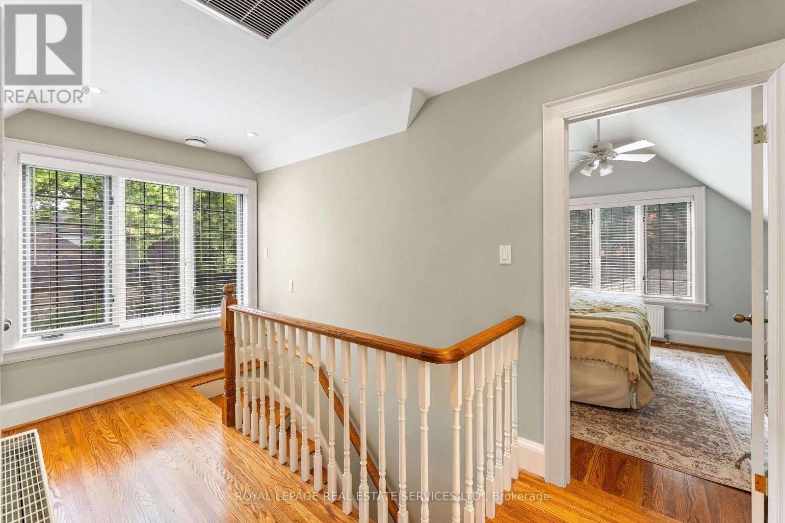 












50 BRENTWOOD ROAD S

,
Toronto,




Ontario
M8Z3N2

