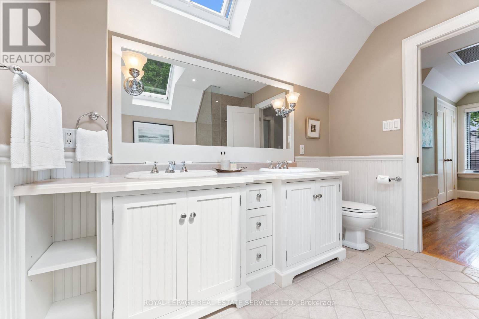 












50 BRENTWOOD ROAD S

,
Toronto,




Ontario
M8Z3N2

