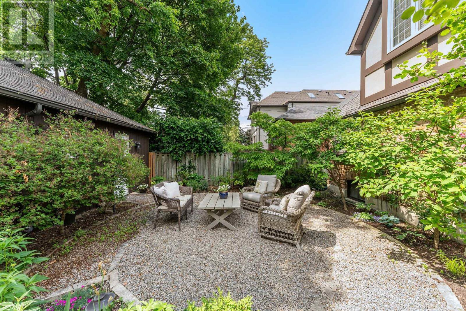 












50 BRENTWOOD ROAD S

,
Toronto,




Ontario
M8Z3N2

