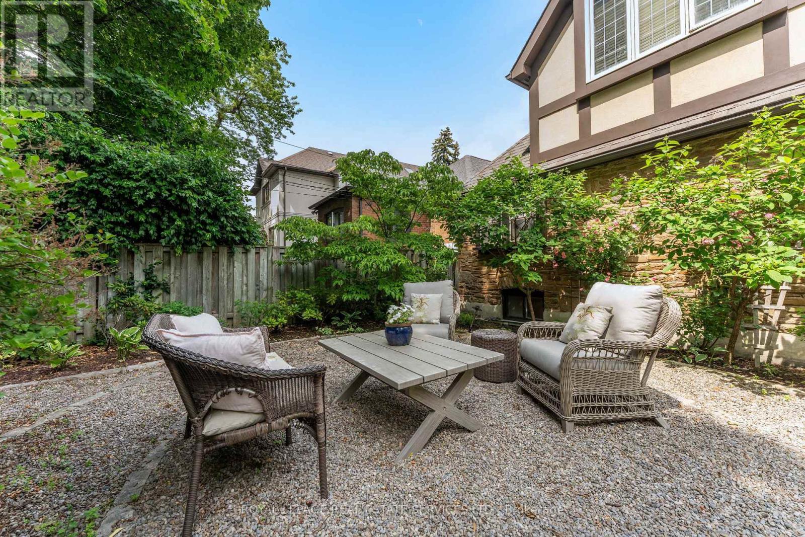 












50 BRENTWOOD ROAD S

,
Toronto,




Ontario
M8Z3N2

