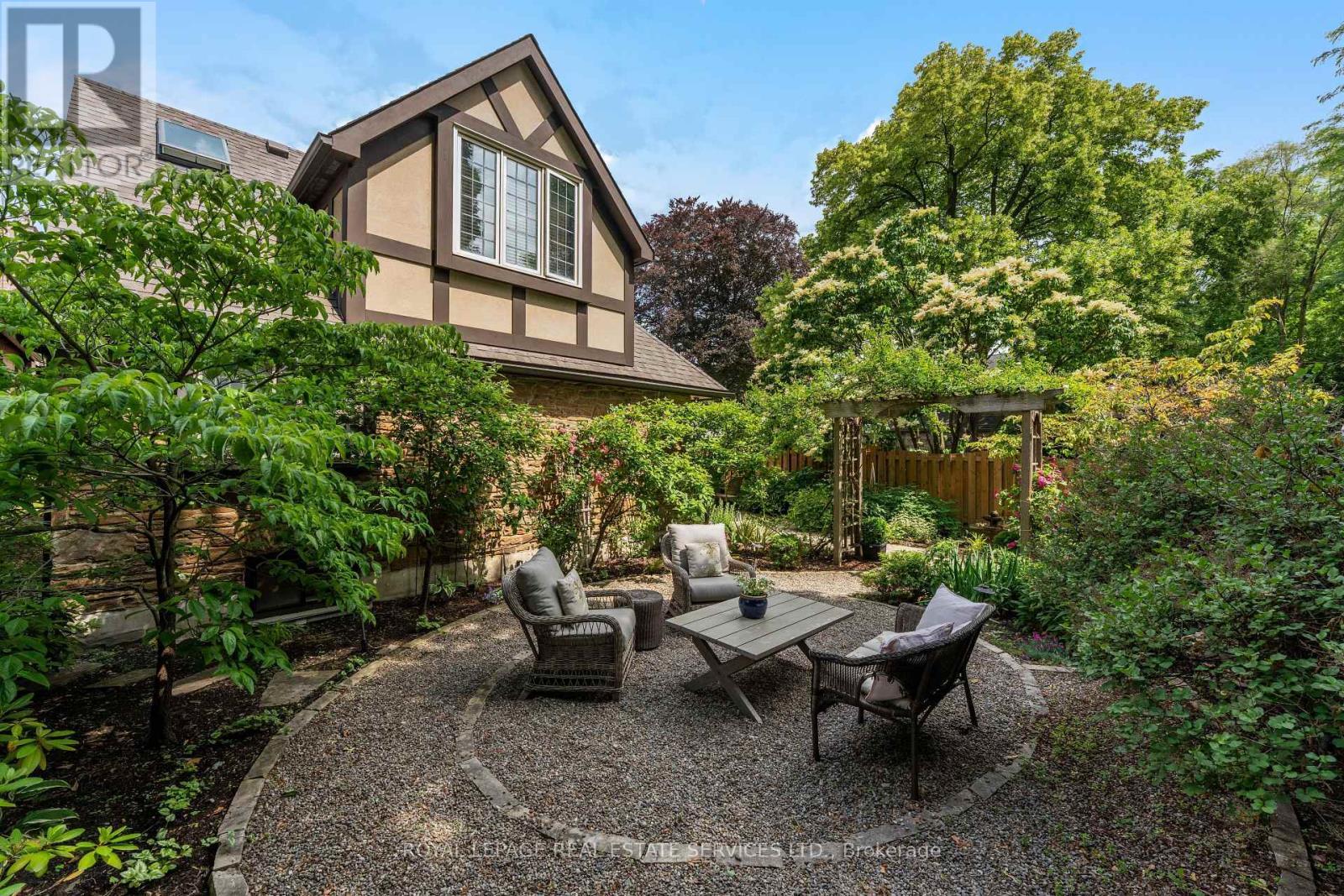 












50 BRENTWOOD ROAD S

,
Toronto,




Ontario
M8Z3N2

