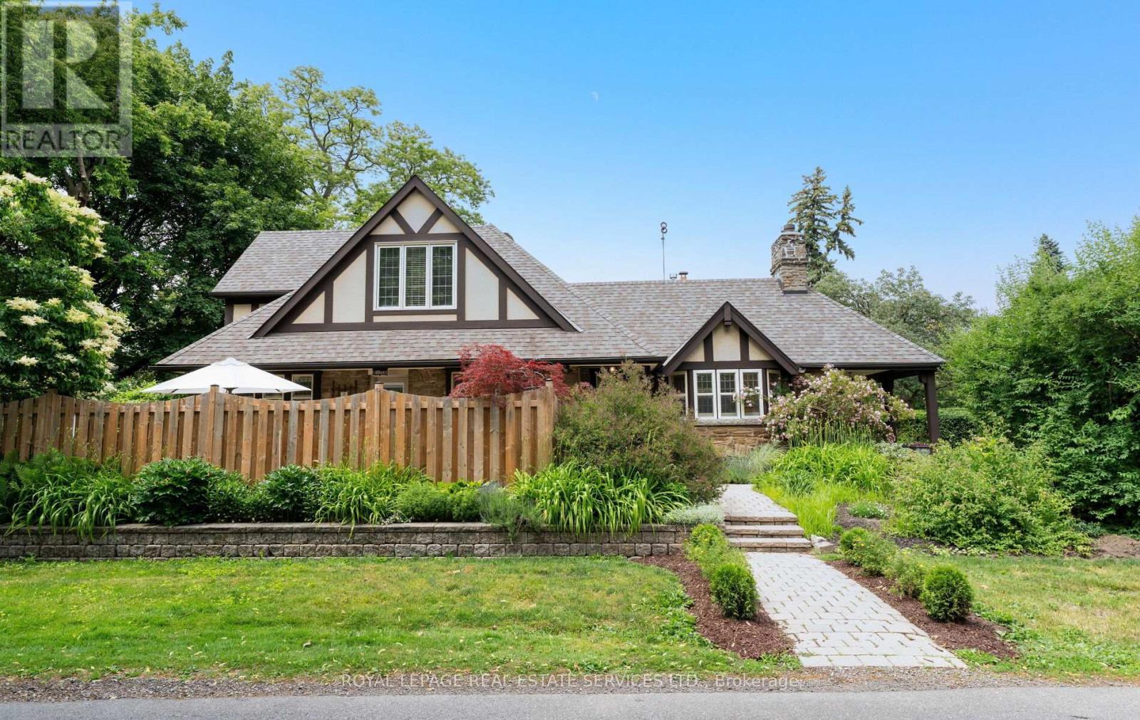 












50 BRENTWOOD ROAD S

,
Toronto,




Ontario
M8Z3N2

