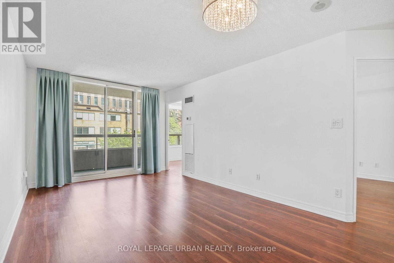 












506 - 43 EGLINTON AVENUE E

,
Toronto,




Ontario
M4P1A2

