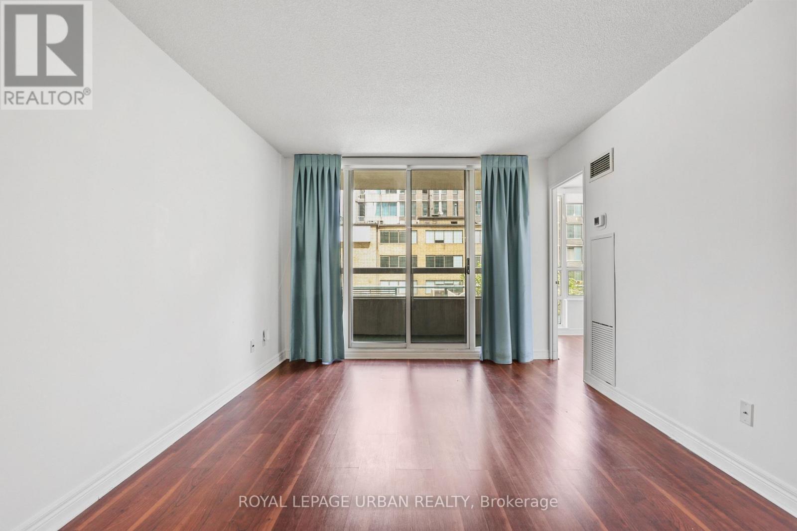 












506 - 43 EGLINTON AVENUE E

,
Toronto,




Ontario
M4P1A2

