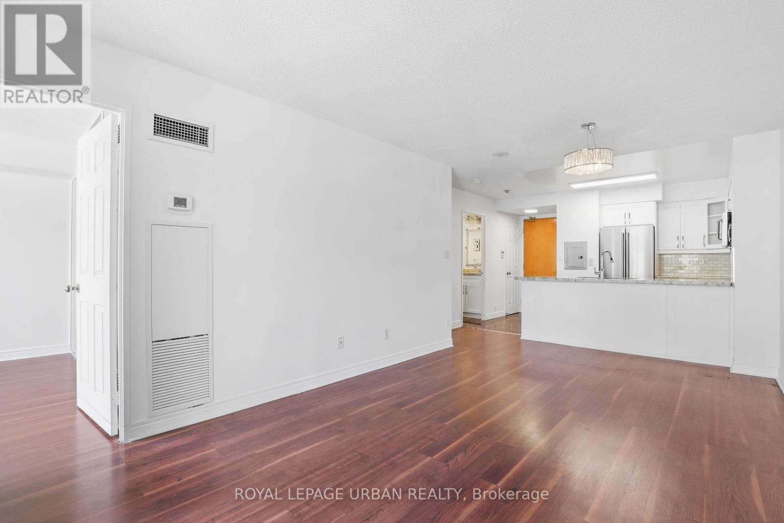 












506 - 43 EGLINTON AVENUE E

,
Toronto,




Ontario
M4P1A2

