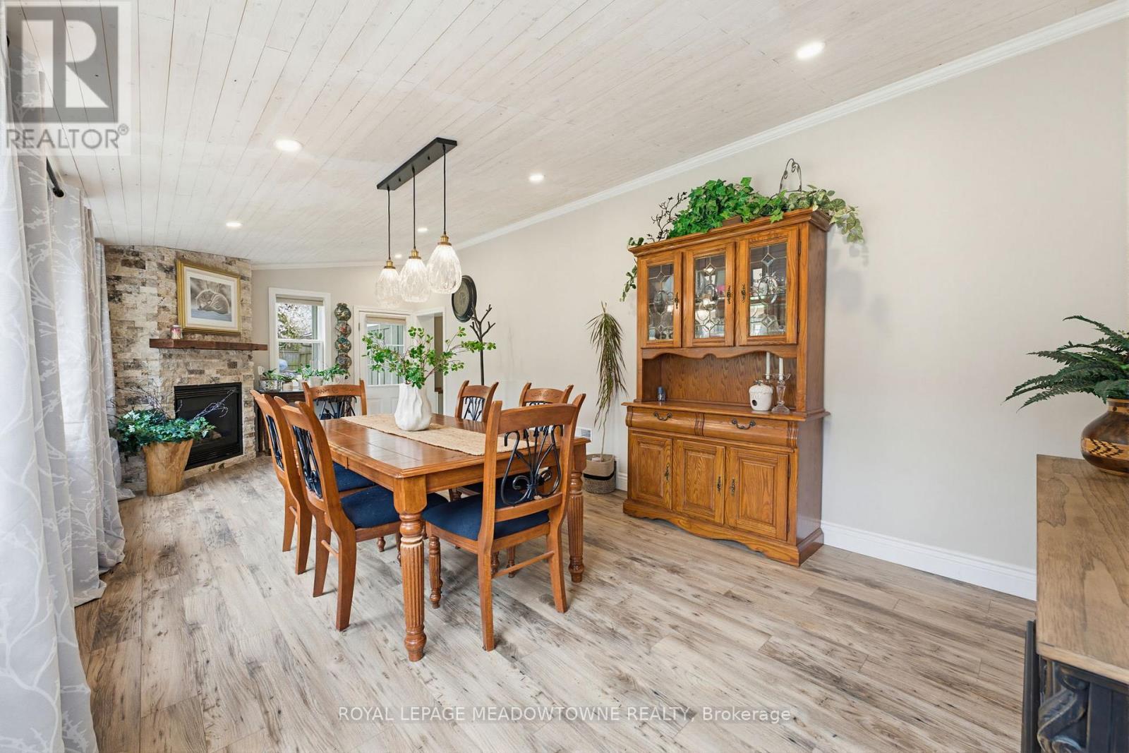 












296 PROGRESTON ROAD

,
Hamilton,




Ontario
L0R1H1

