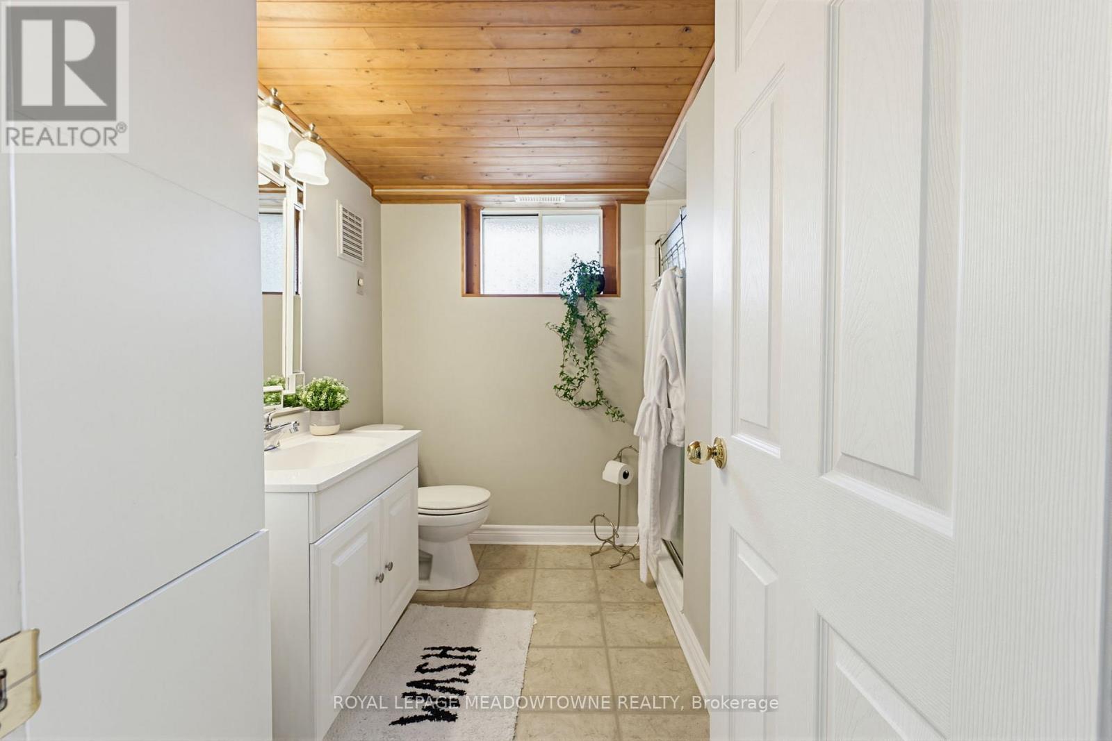 












296 PROGRESTON ROAD

,
Hamilton,




Ontario
L0R1H1

