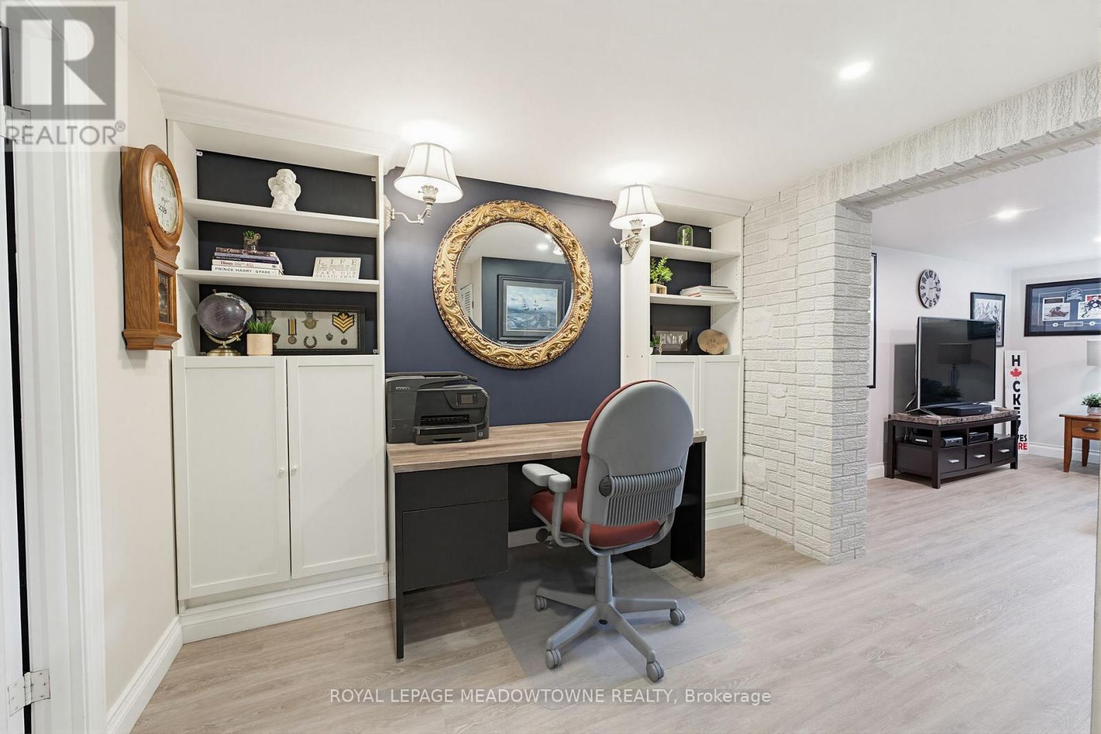 












296 PROGRESTON ROAD

,
Hamilton,




Ontario
L0R1H1

