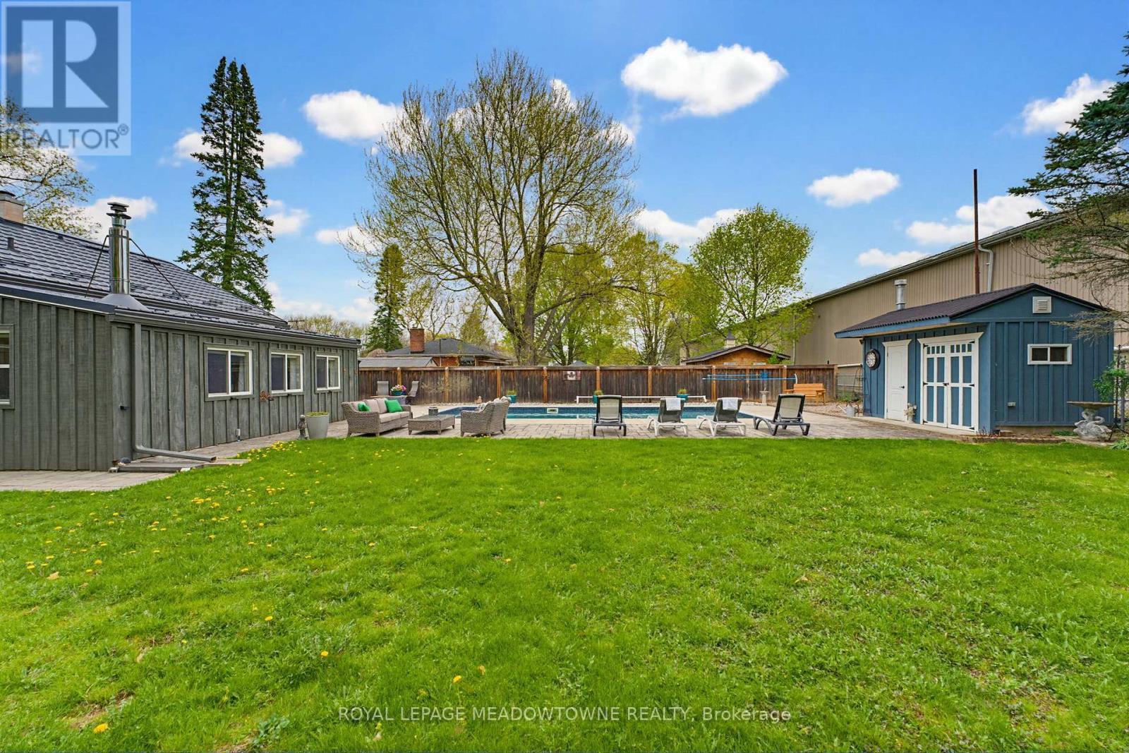 












296 PROGRESTON ROAD

,
Hamilton,




Ontario
L0R1H1

