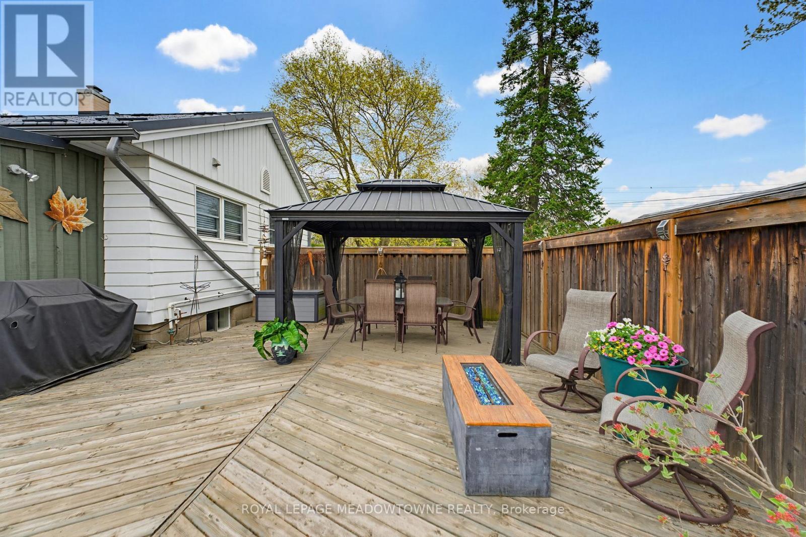 












296 PROGRESTON ROAD

,
Hamilton,




Ontario
L0R1H1

